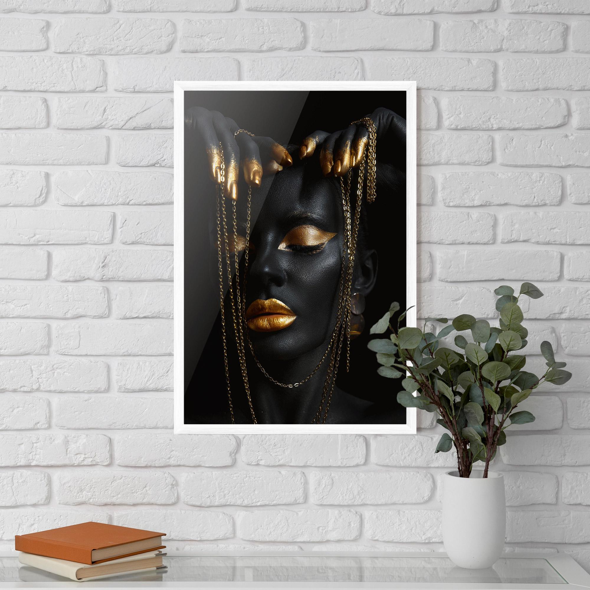 Gerahmte Poster Chain Gold Eyelids mockup 5