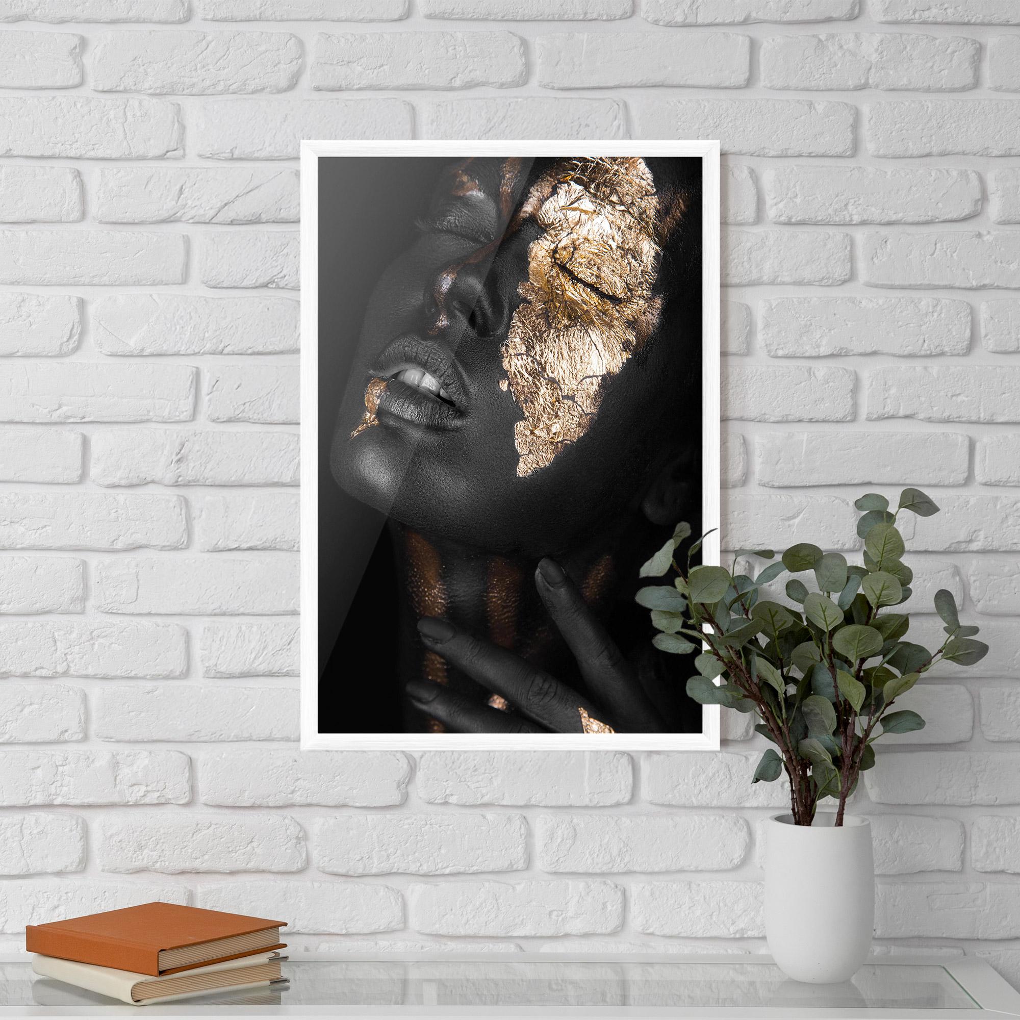 Gerahmte Poster Darkskinned Gold Art mockup 5