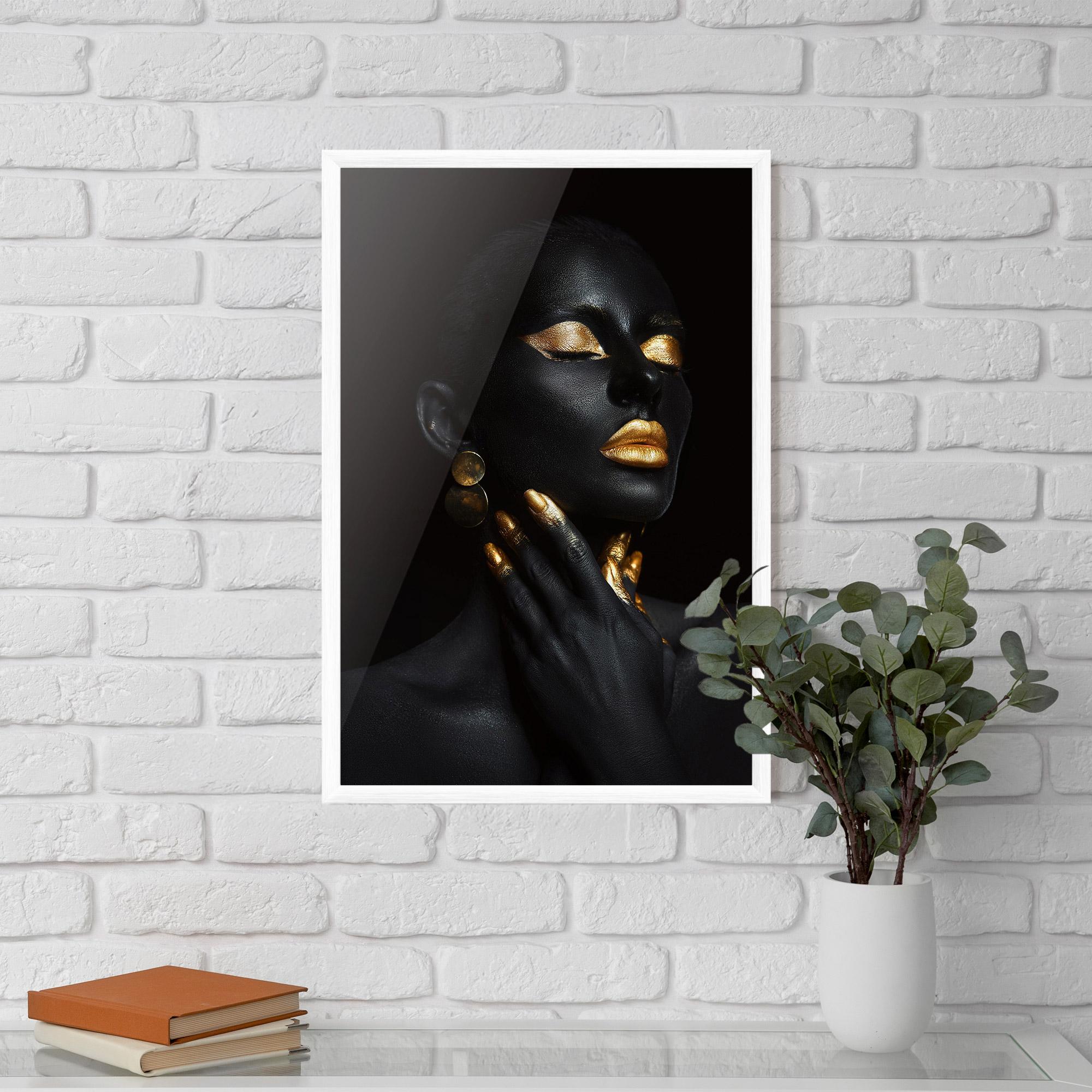 Gerahmte Poster Eyelids Gold Makeup mockup 5