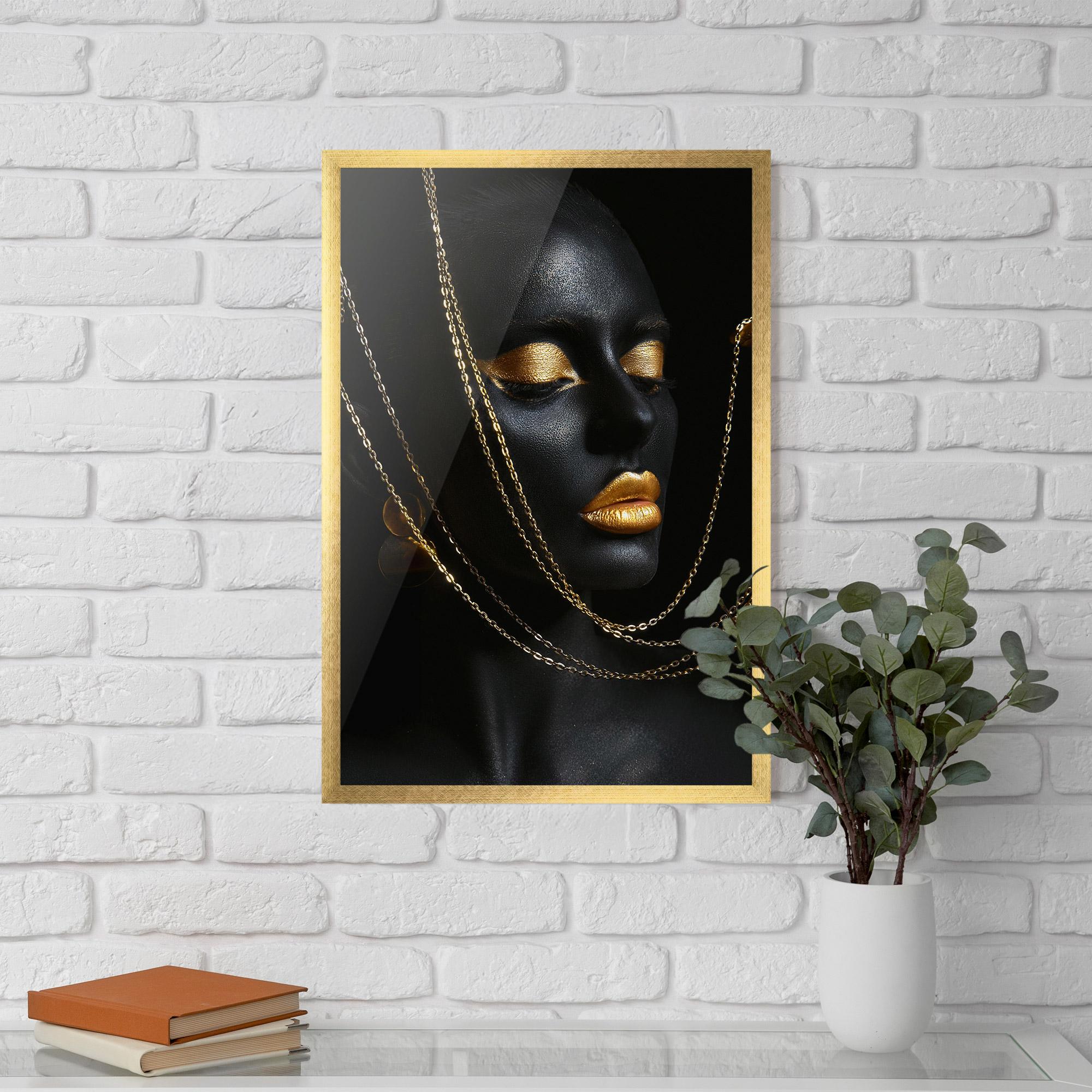 Gerahmte Poster Chain Gold Lips mockup 5