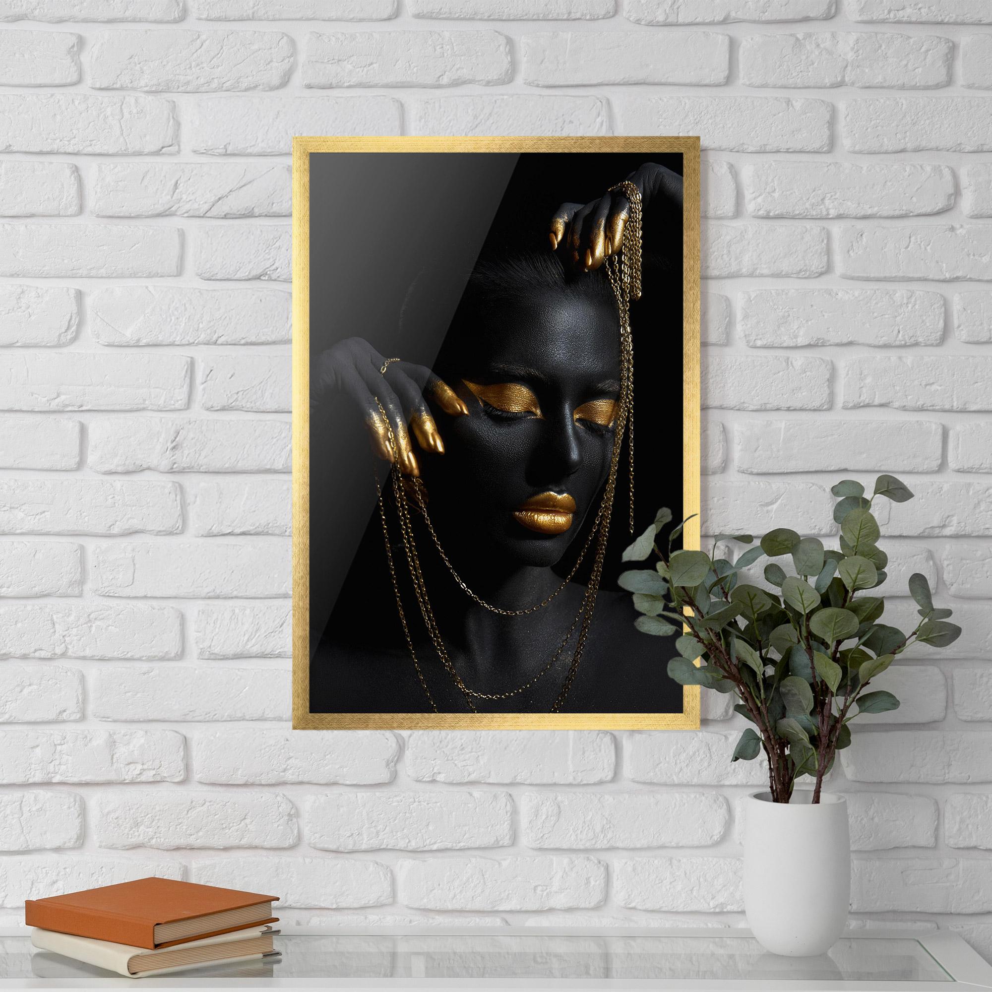 Gerahmte Poster Gold Black Skin mockup 5