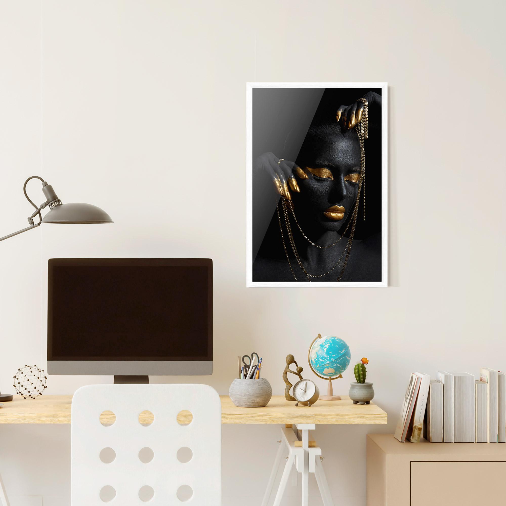 Gerahmte Poster Gold Black Skin mockup 6