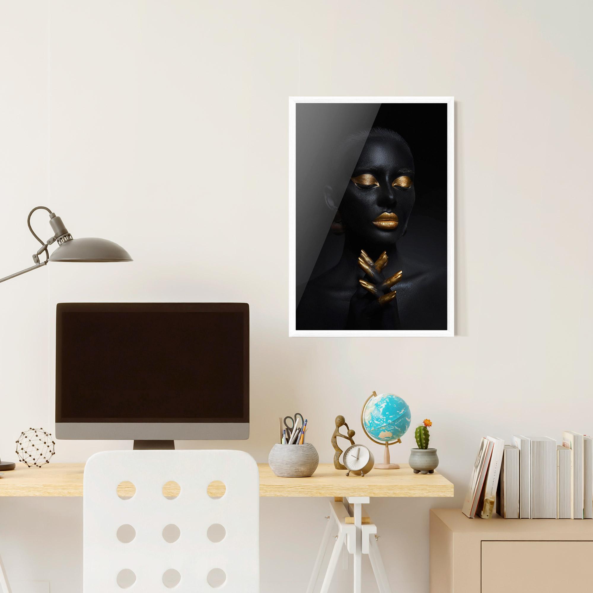 Gerahmte Poster Gold Hand Pray mockup 6
