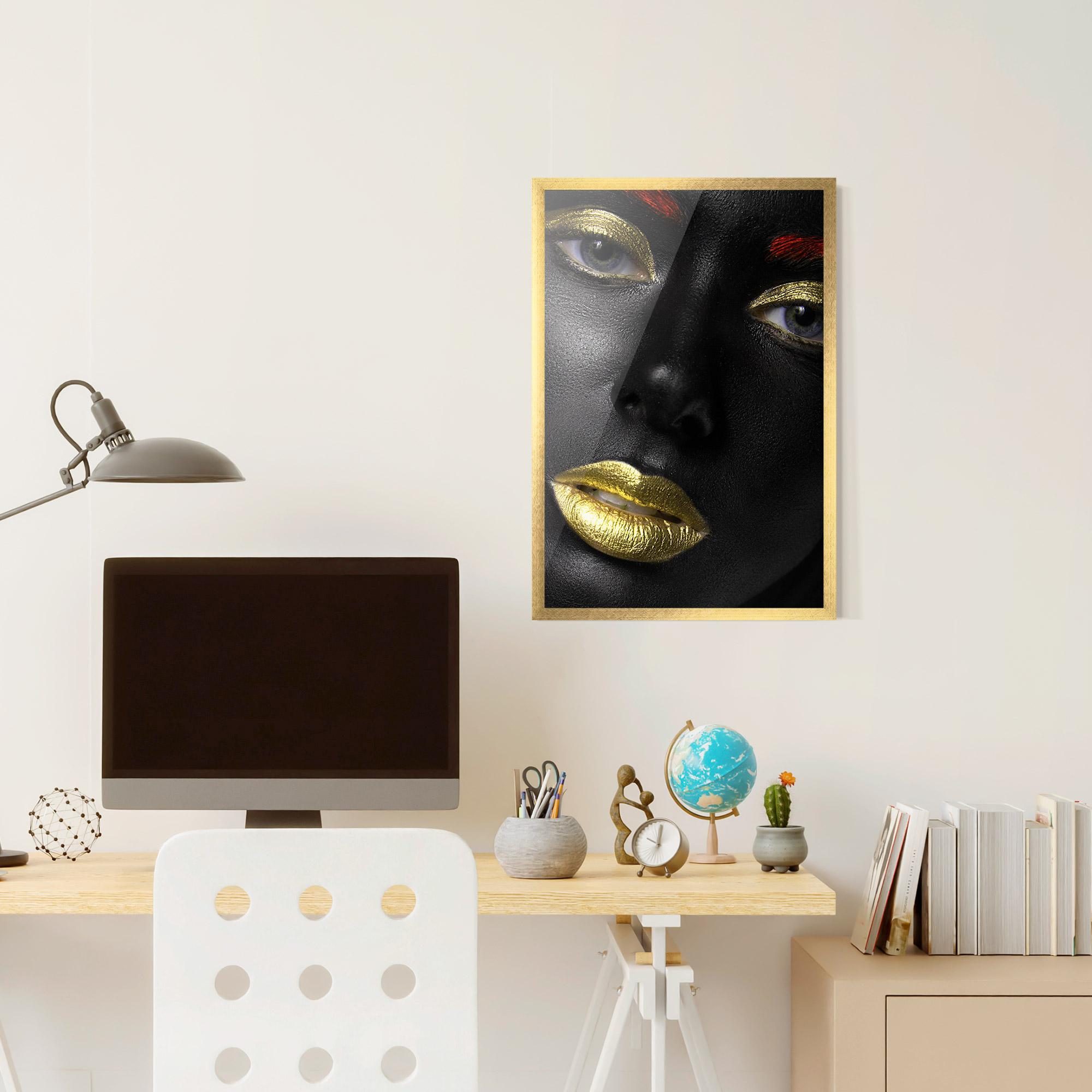 Gerahmte Poster Gold Red Lips mockup 6