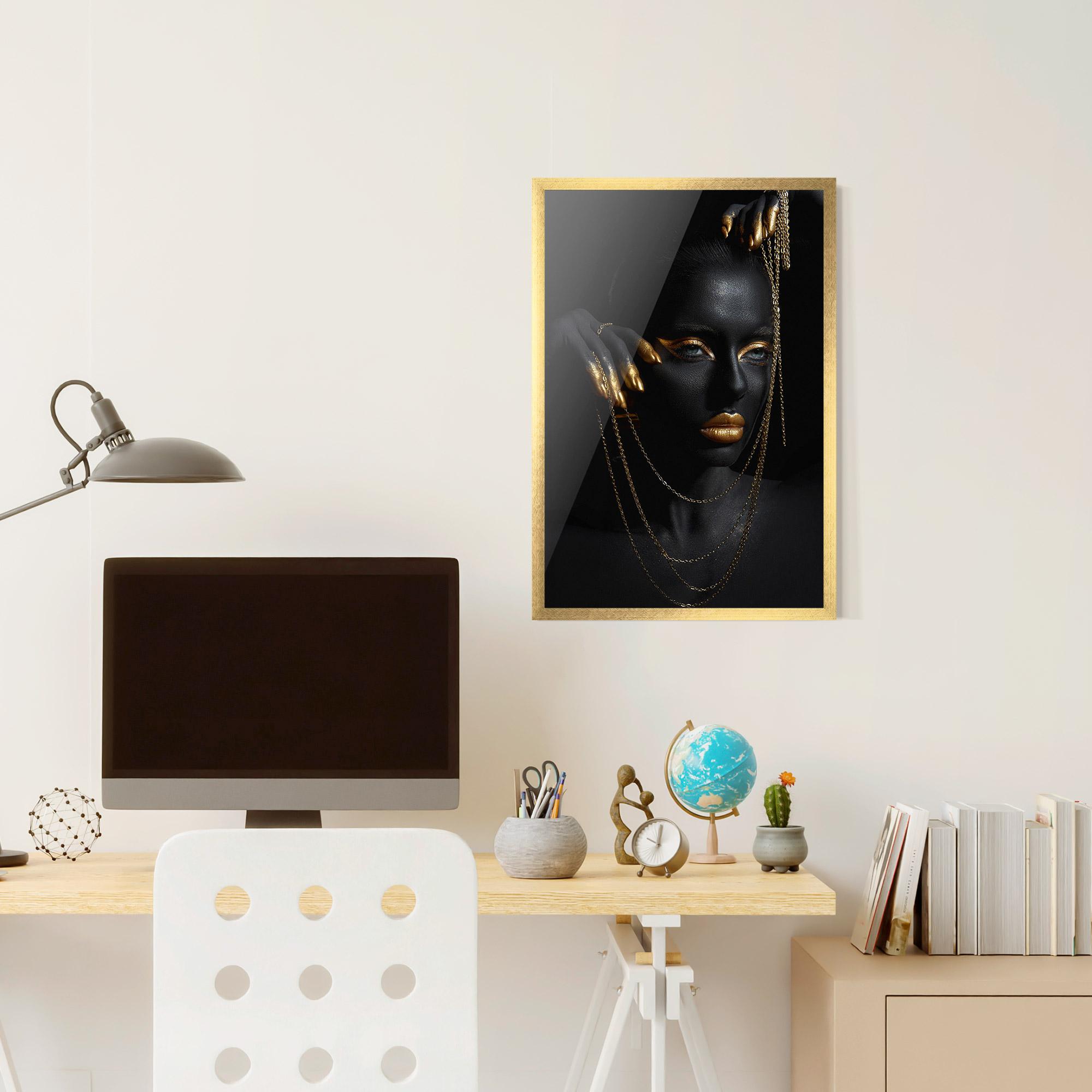 Gerahmte Poster Grey Chain Eyes mockup 6