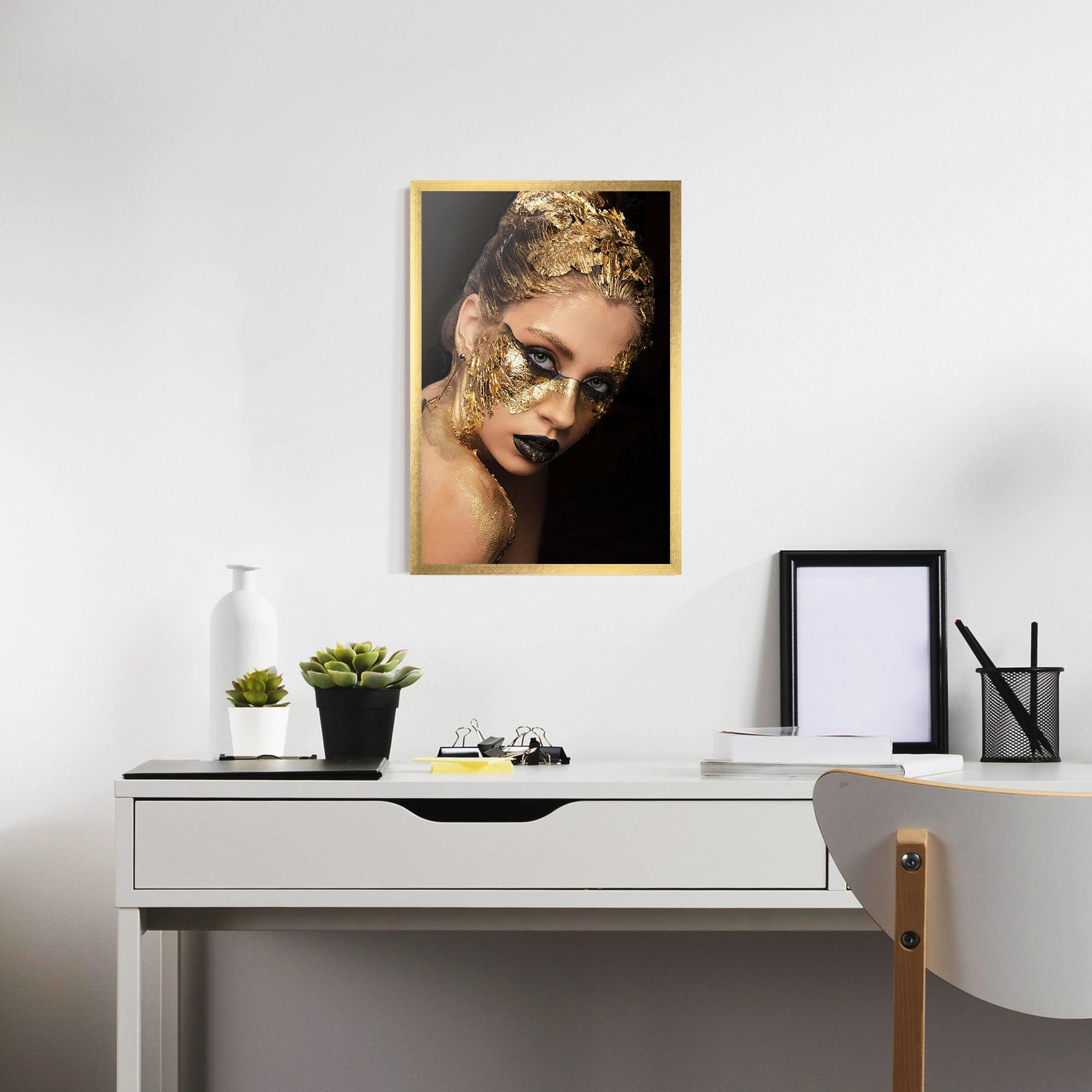 Gerahmte Poster Golden Foil Face mockup 7