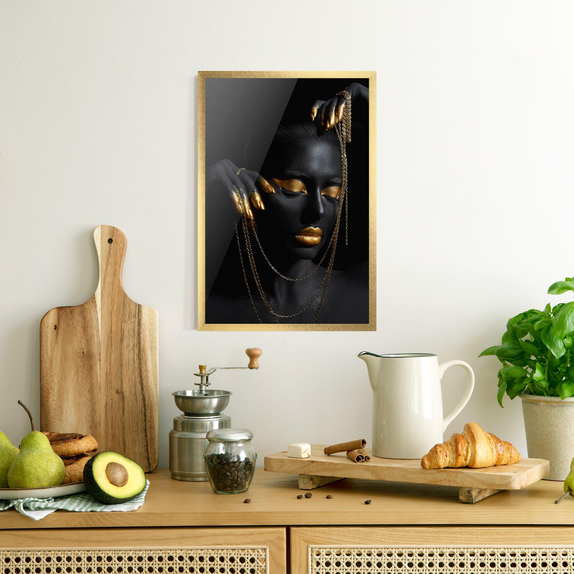 Gerahmte Poster Gold Black Skin mockup 8