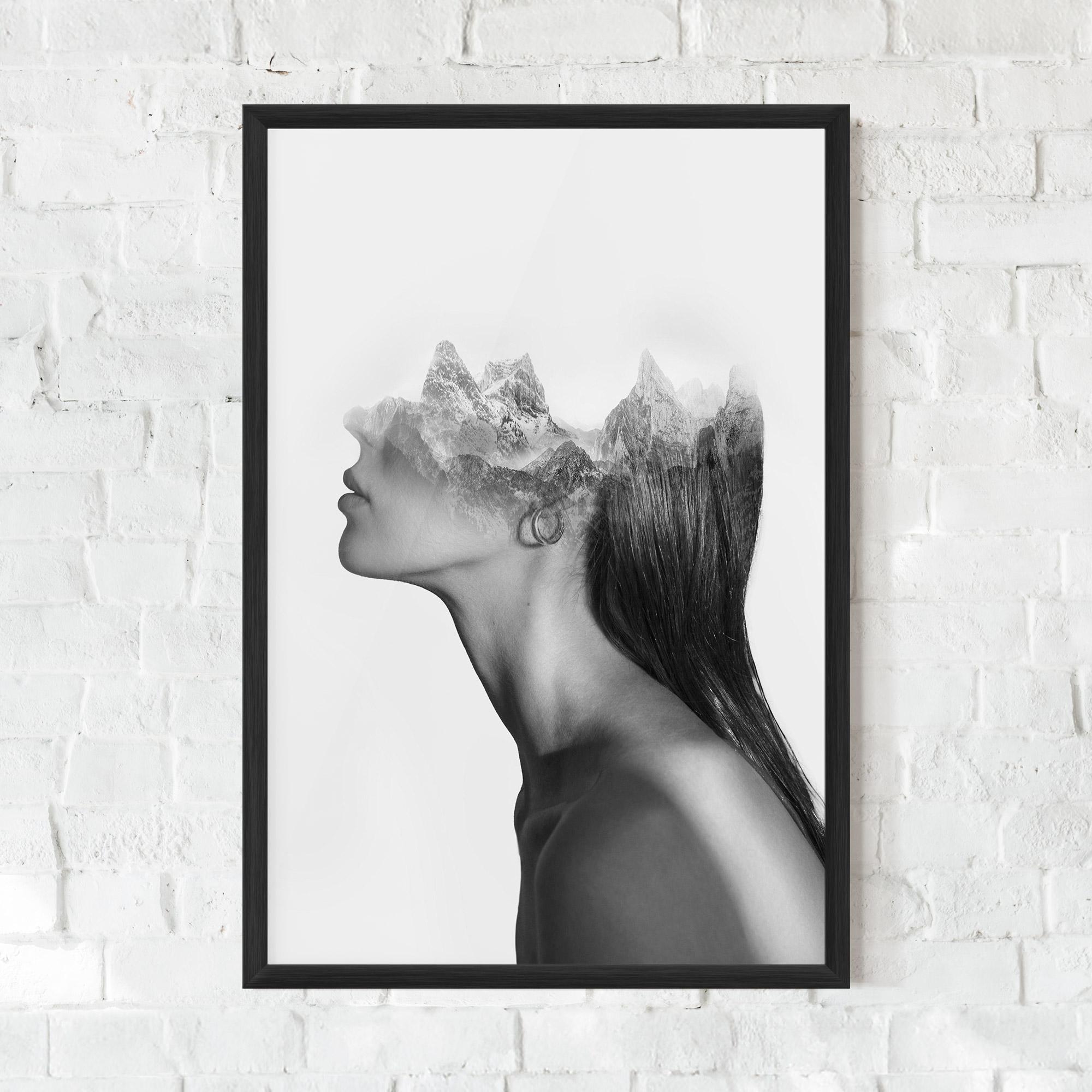 Gerahmte Poster Woman Mountains View mockup 0