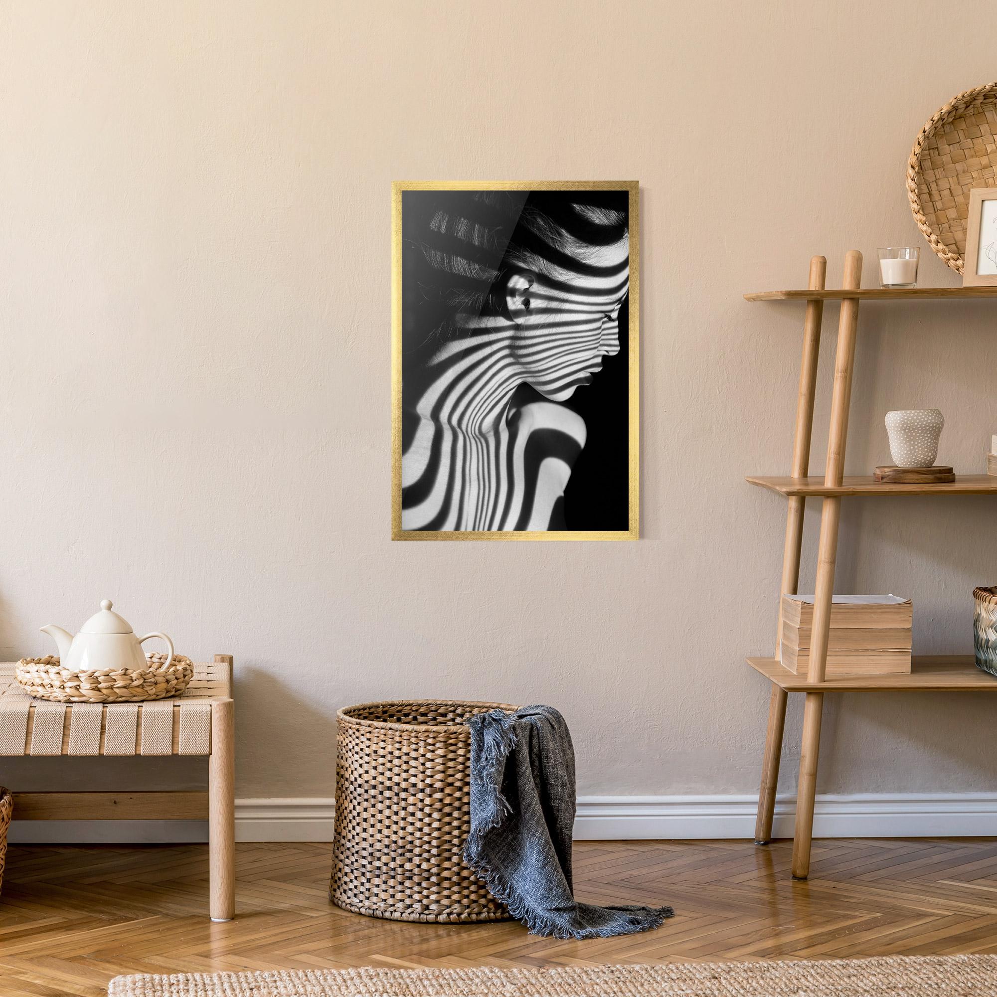 Gerahmte Poster Zebra Stripes Woman mockup 9