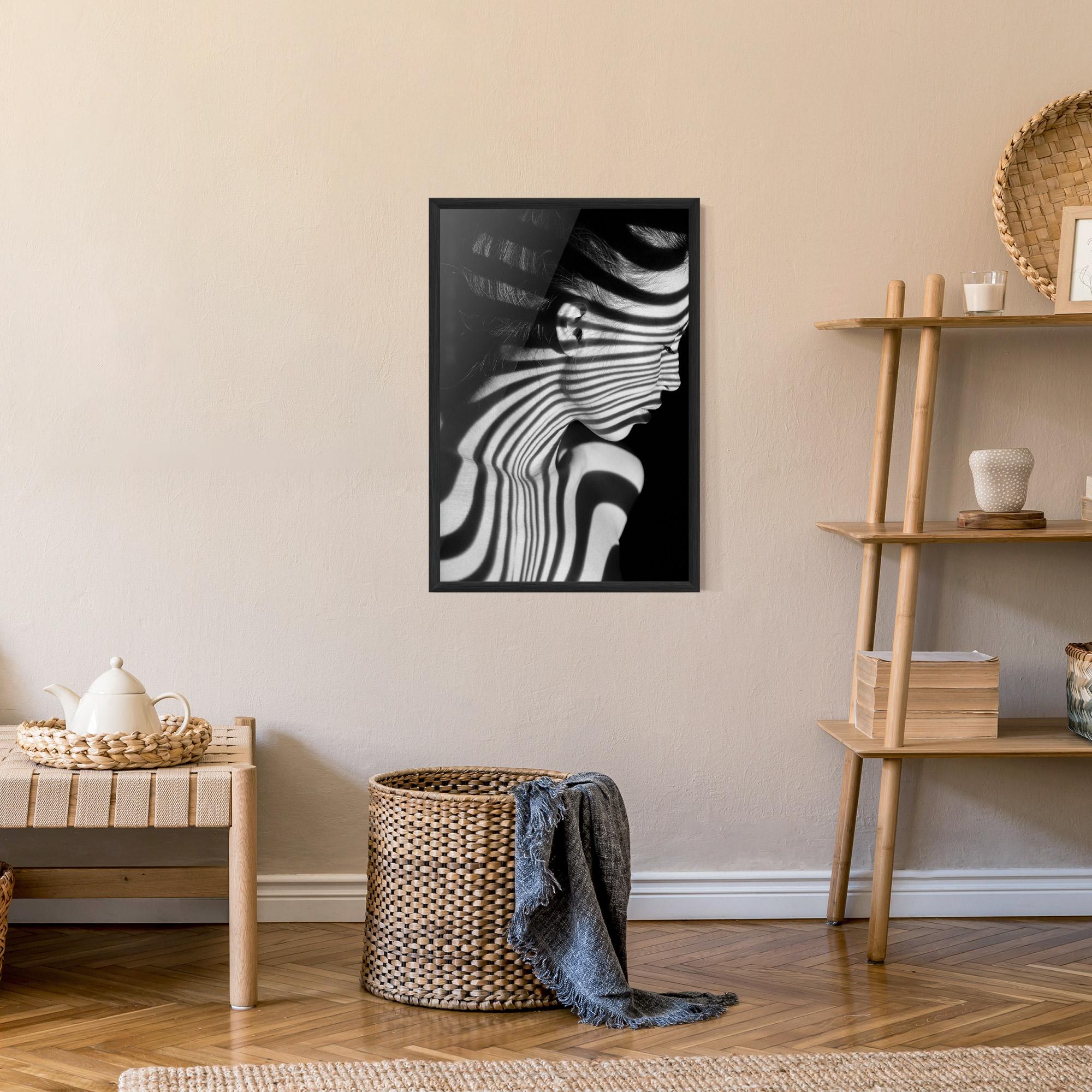 Gerahmte Poster Zebra Stripes Woman mockup 9