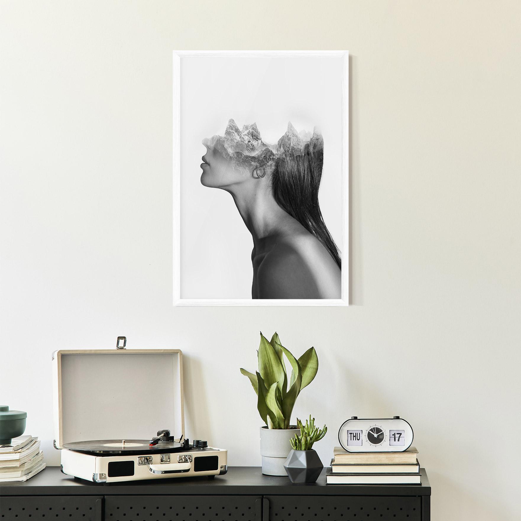 Gerahmte Poster Woman Mountains View mockup 2