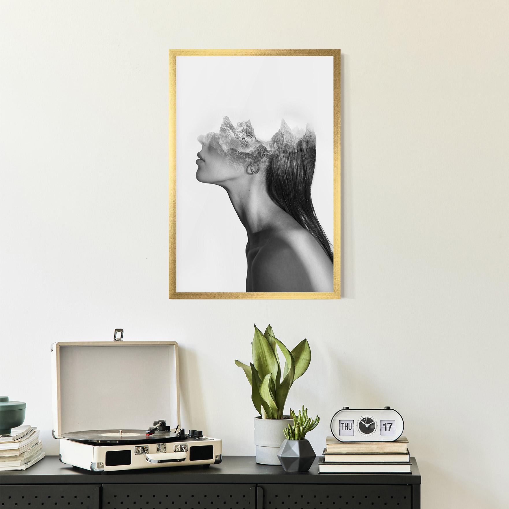 Gerahmte Poster Woman Mountains View mockup 2