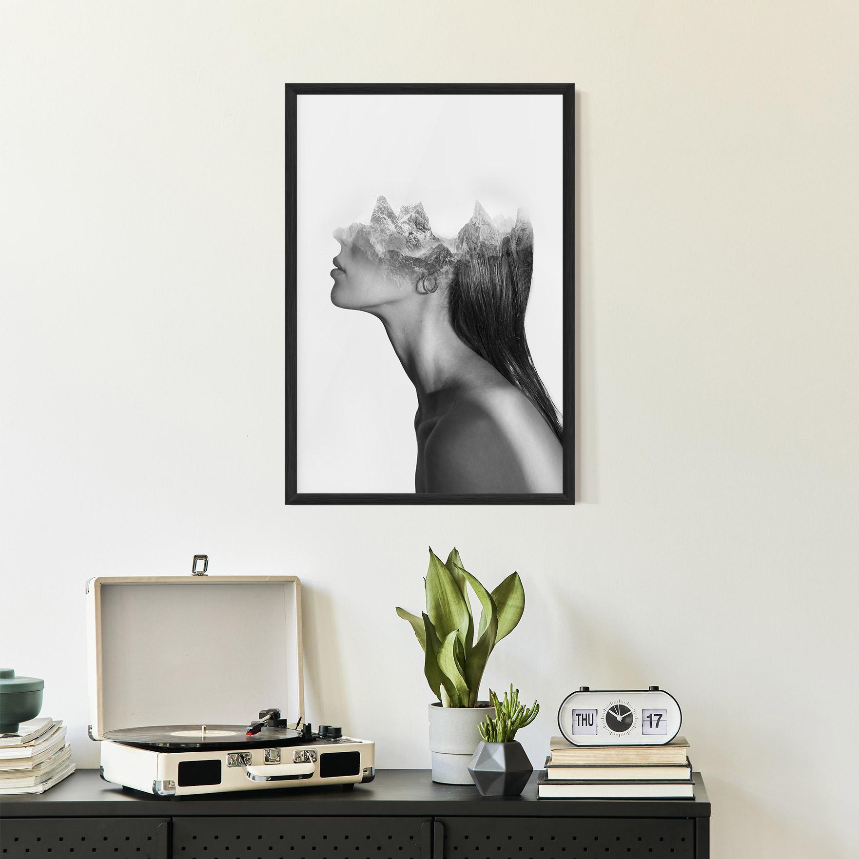 Gerahmte Poster Woman Mountains View mockup 2