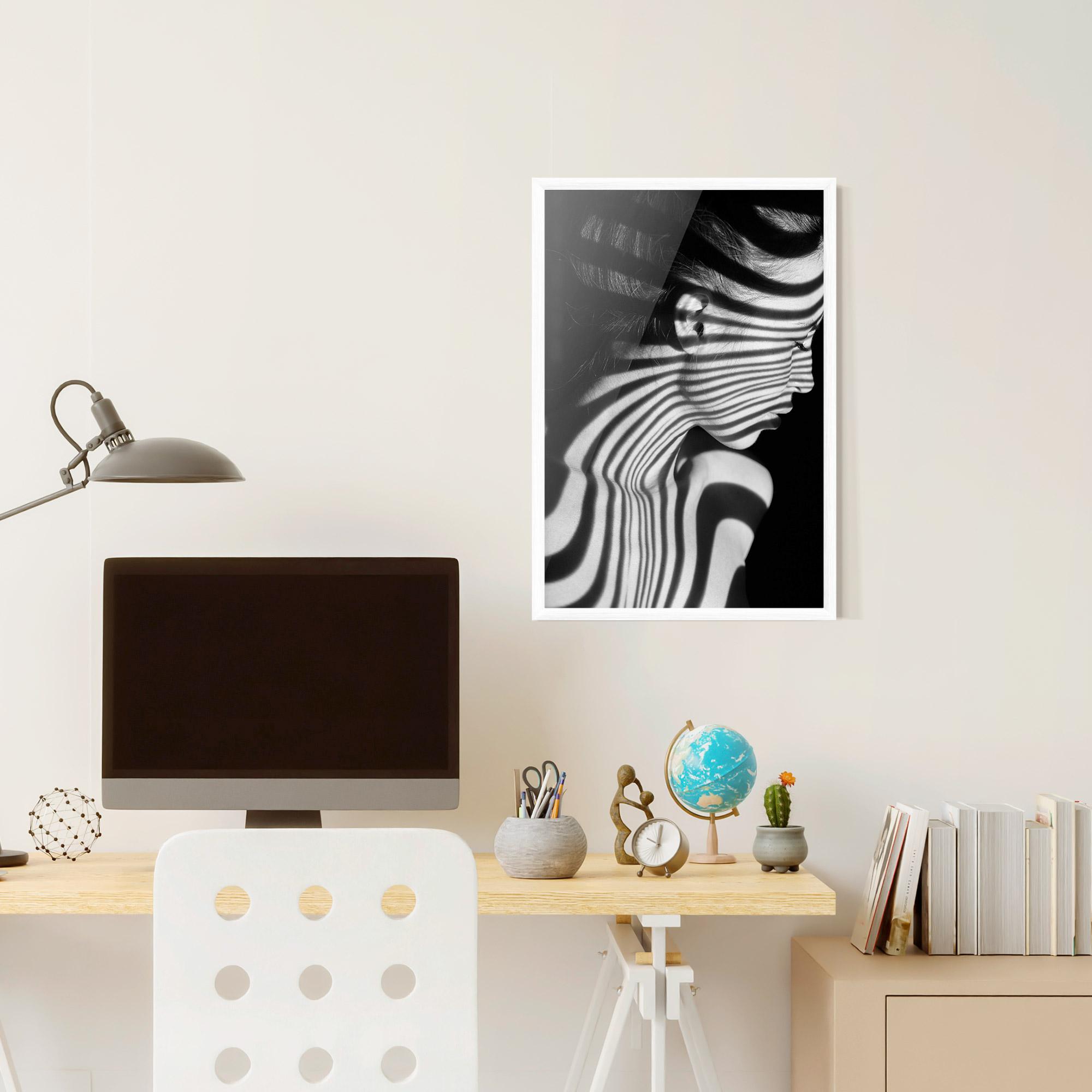 Gerahmte Poster Zebra Stripes Woman mockup 6