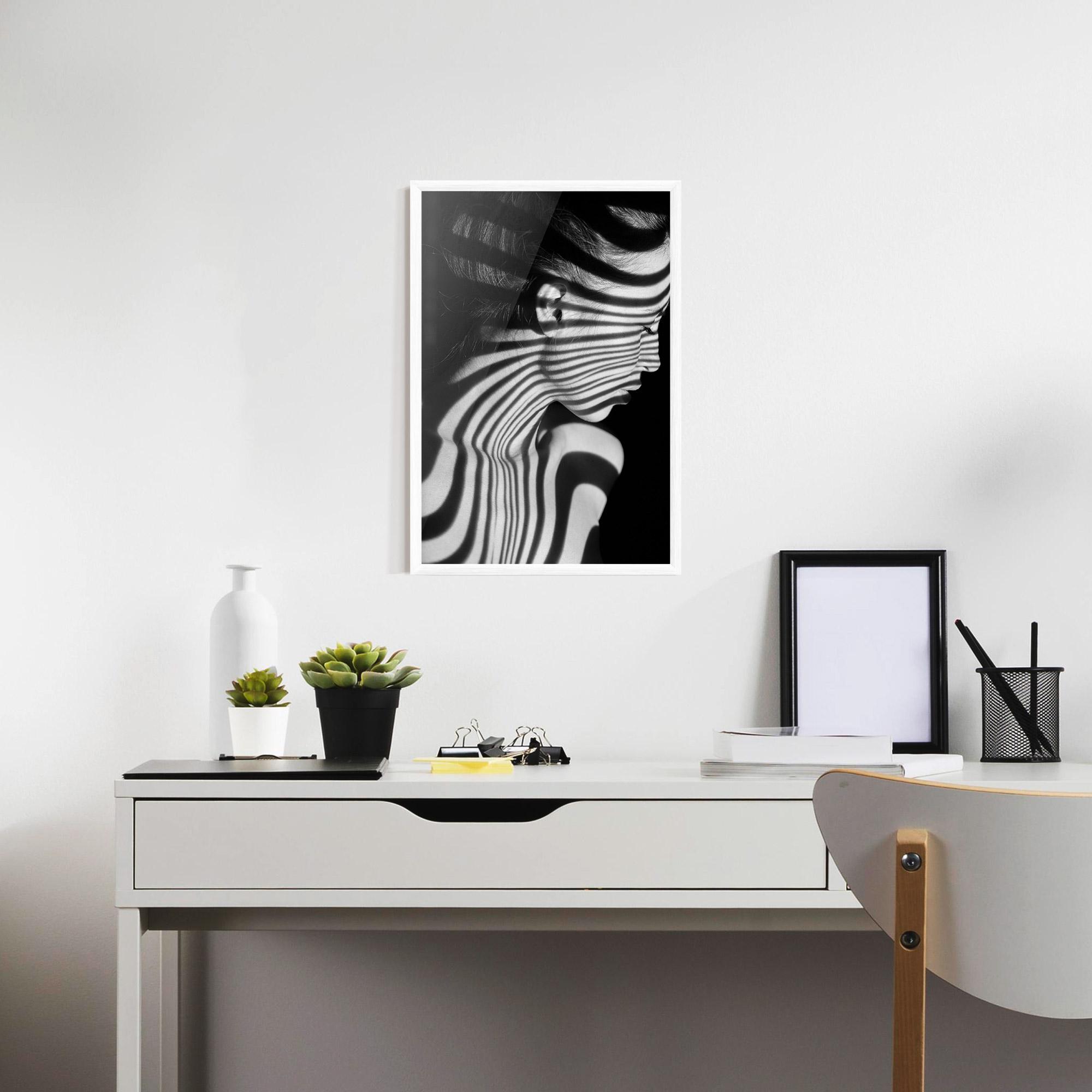 Gerahmte Poster Zebra Stripes Woman mockup 7