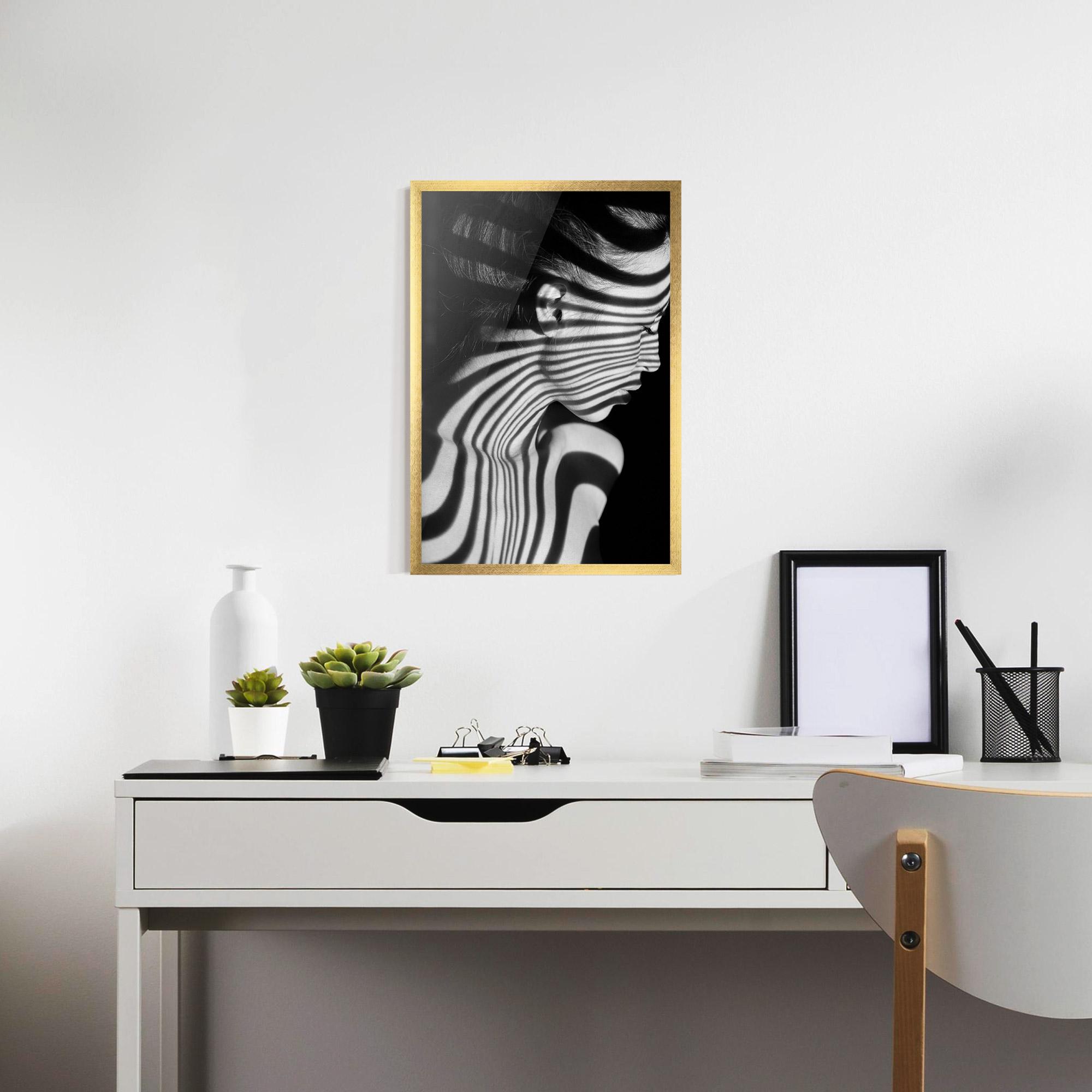 Gerahmte Poster Zebra Stripes Woman mockup 7