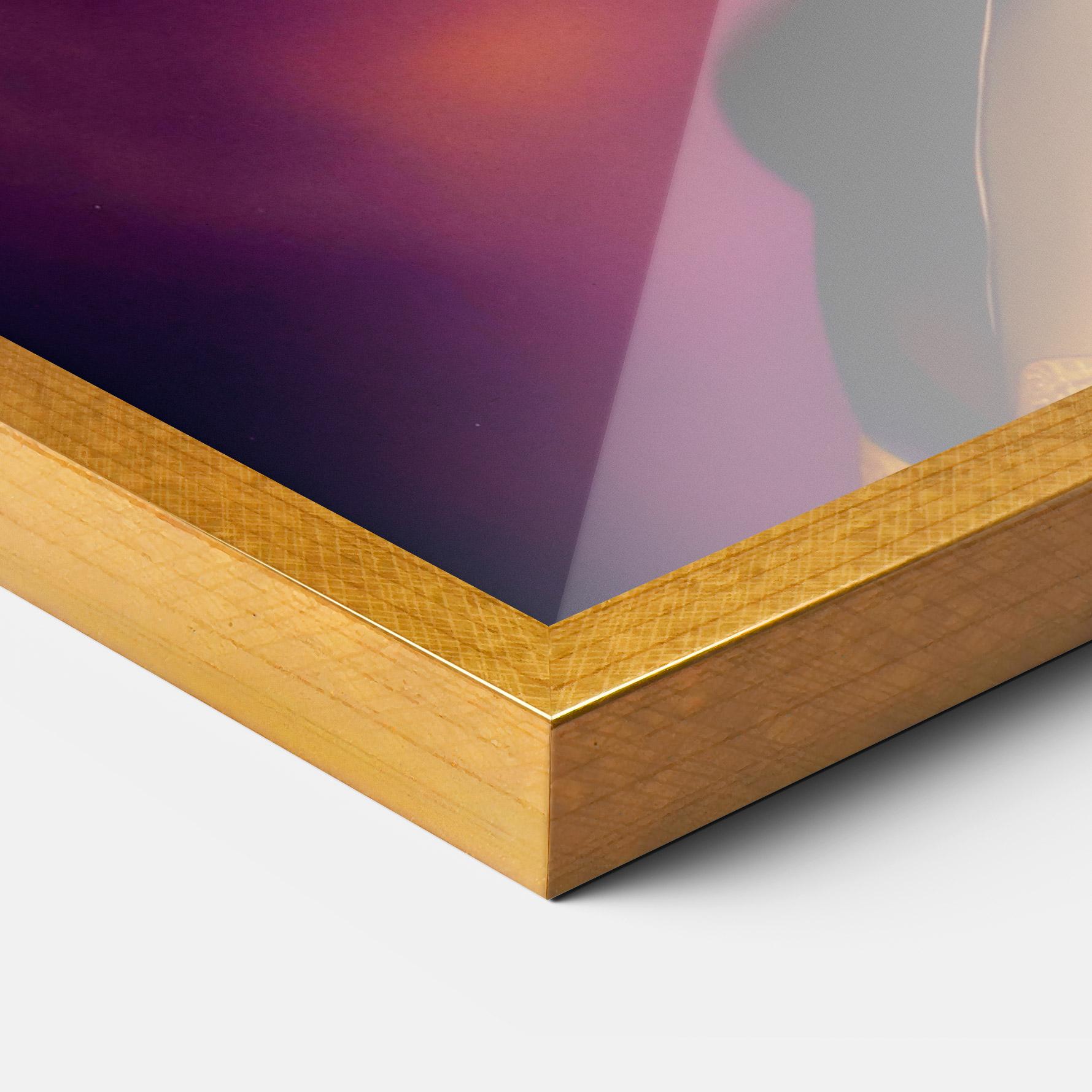 Gerahmte Poster Golden Crown Woman mockup 3