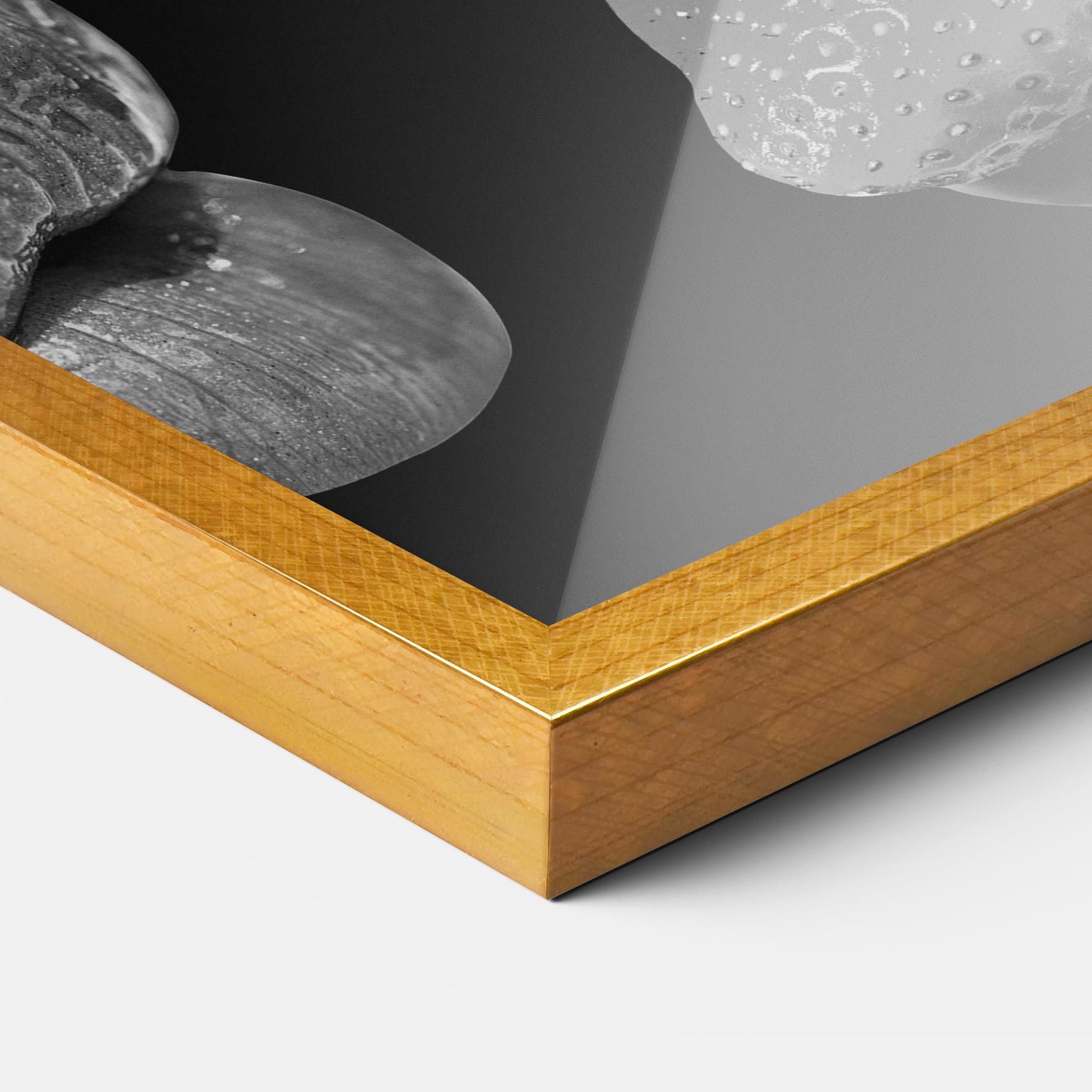 Gerahmte Poster Grey Lips Collage mockup 3