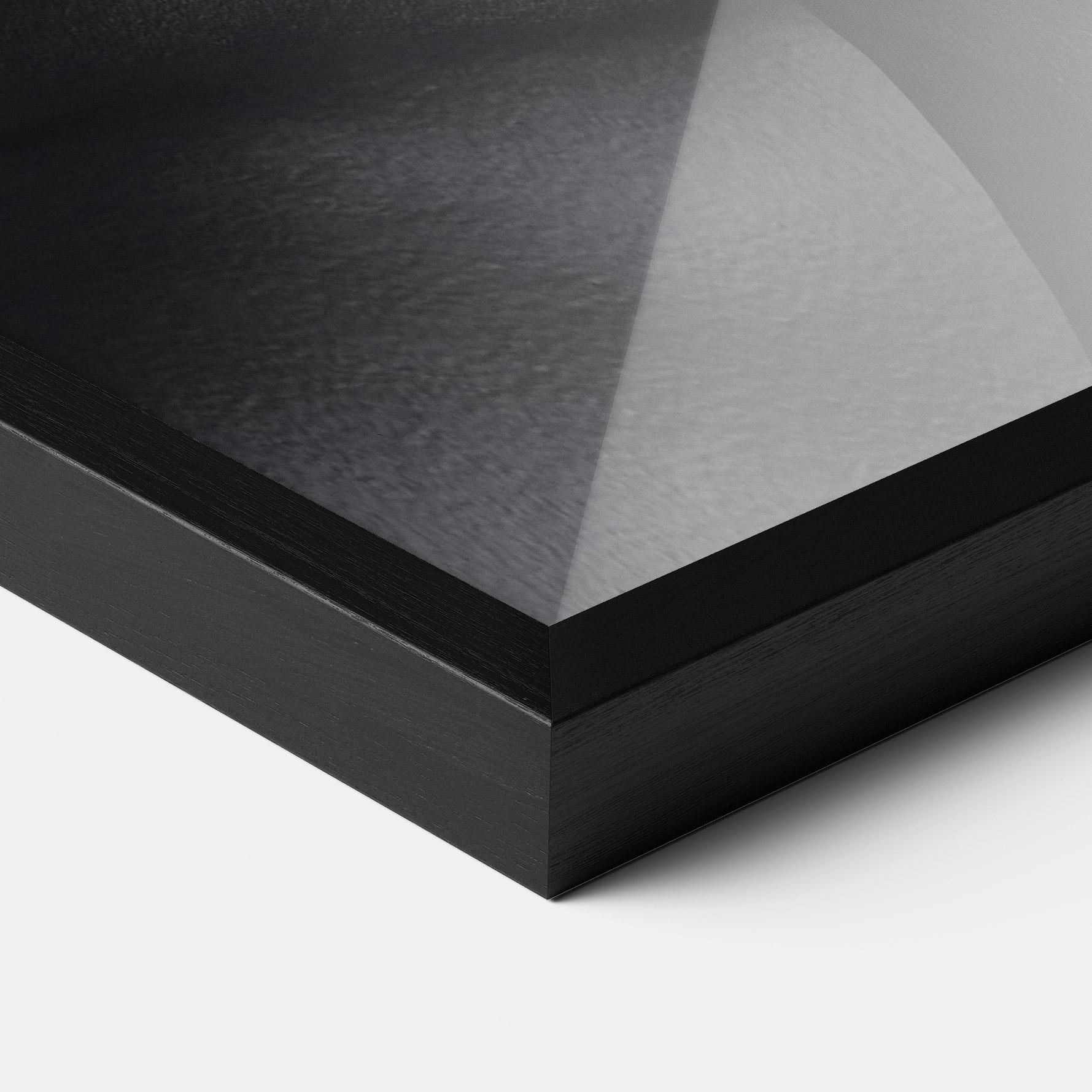 Gerahmte Poster Silence Lips Portrait mockup 3