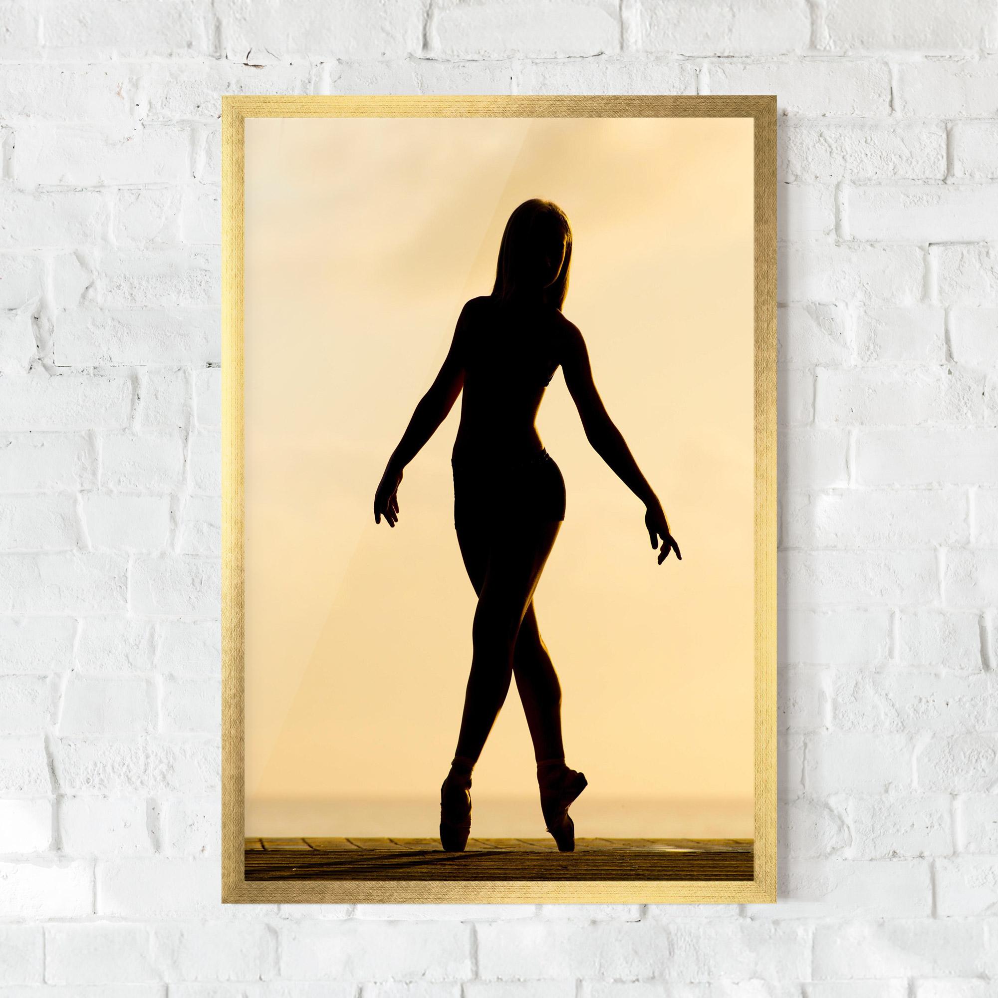 Gerahmte Poster Ballet On Cream mockup 0