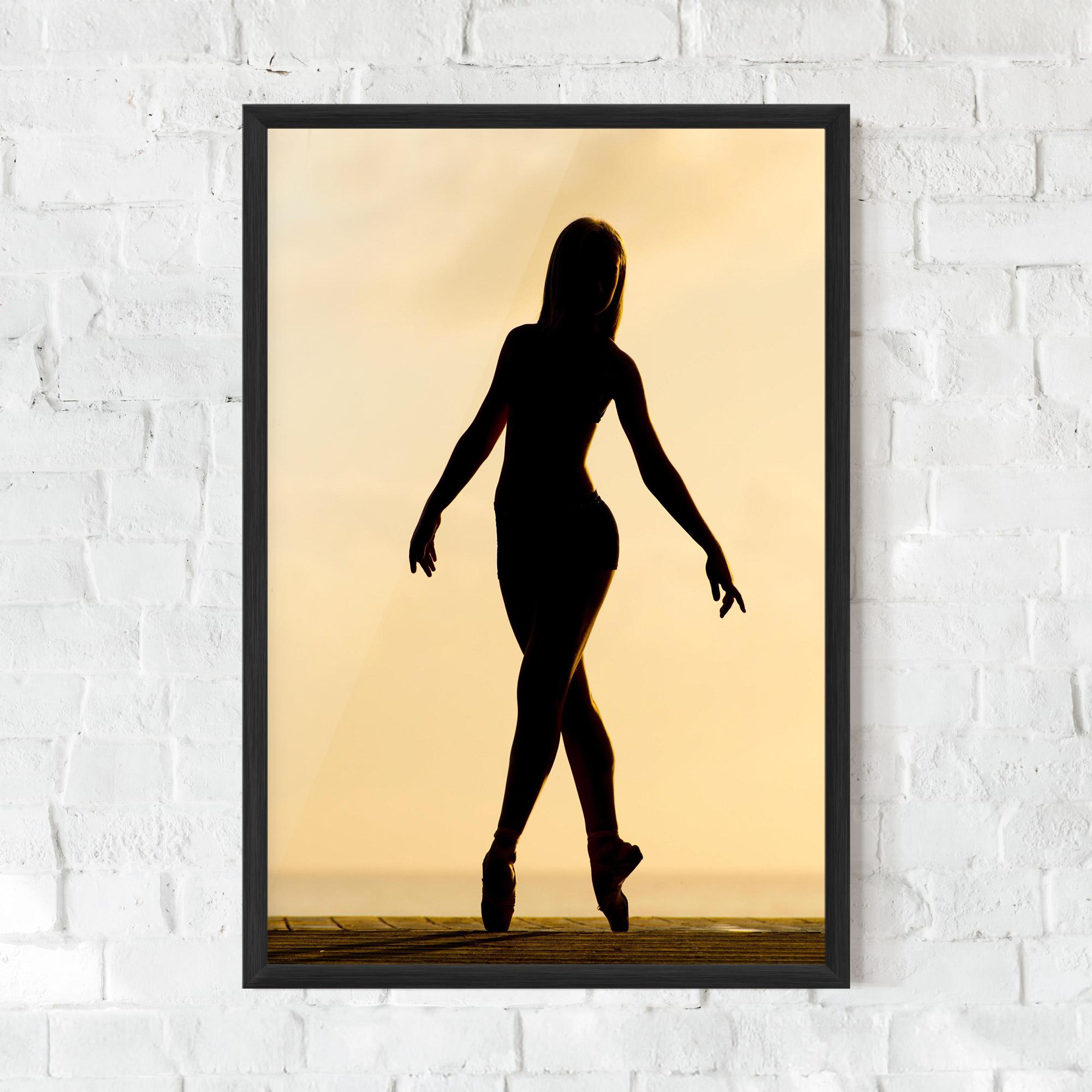 Gerahmte Poster Ballet On Cream mockup 0