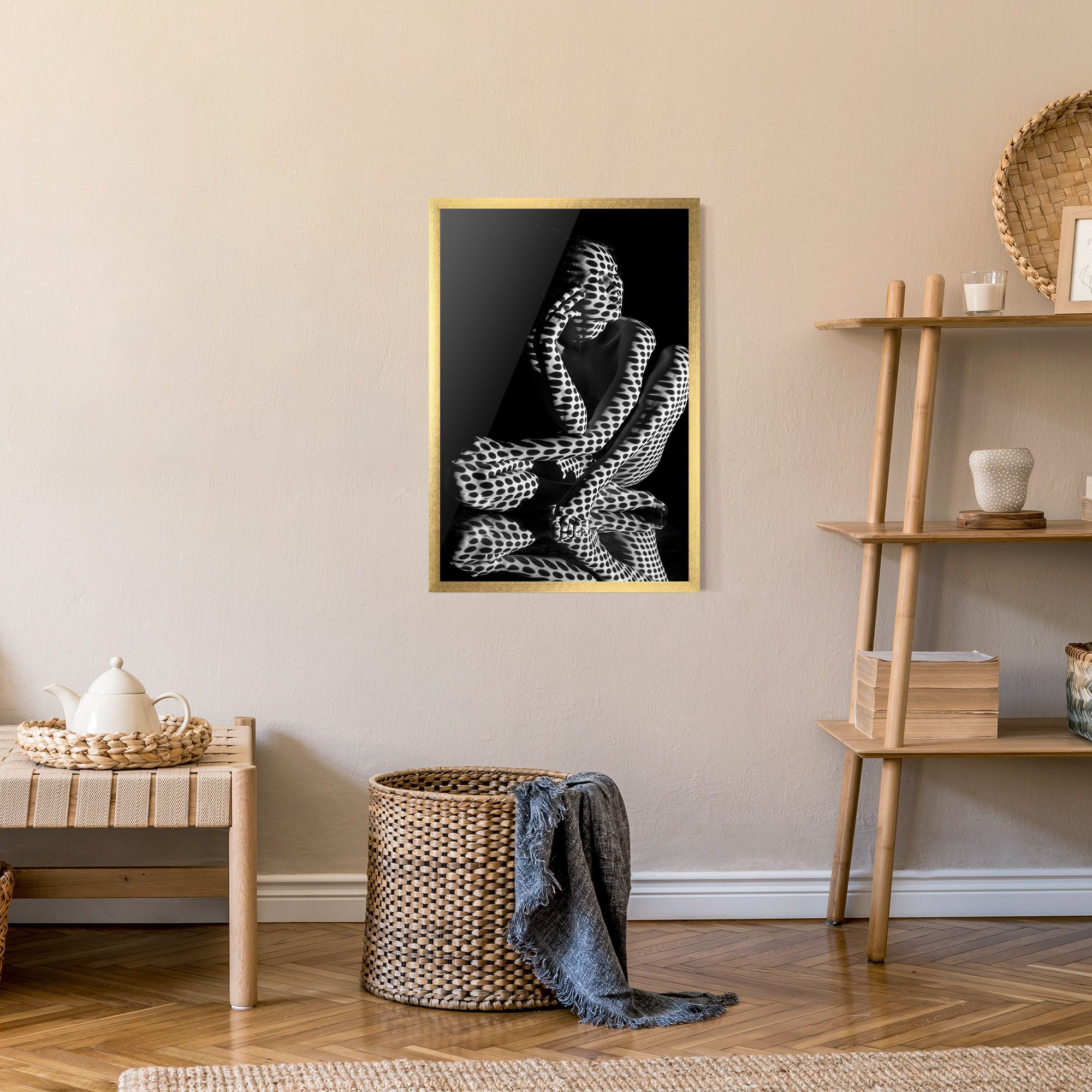 Black White Pattern Woman mockup 9