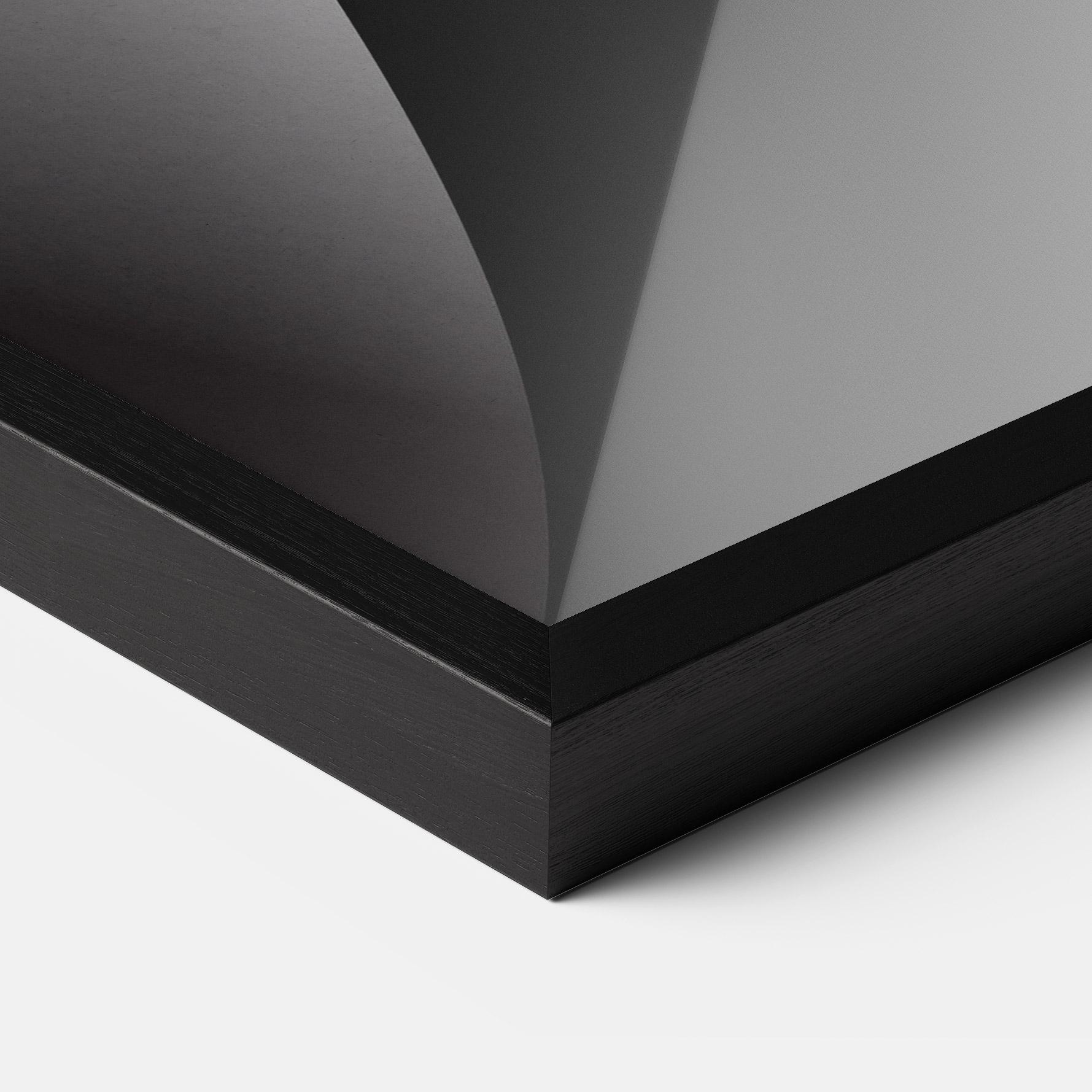 Gerahmte Poster Big Hat Lady mockup 3