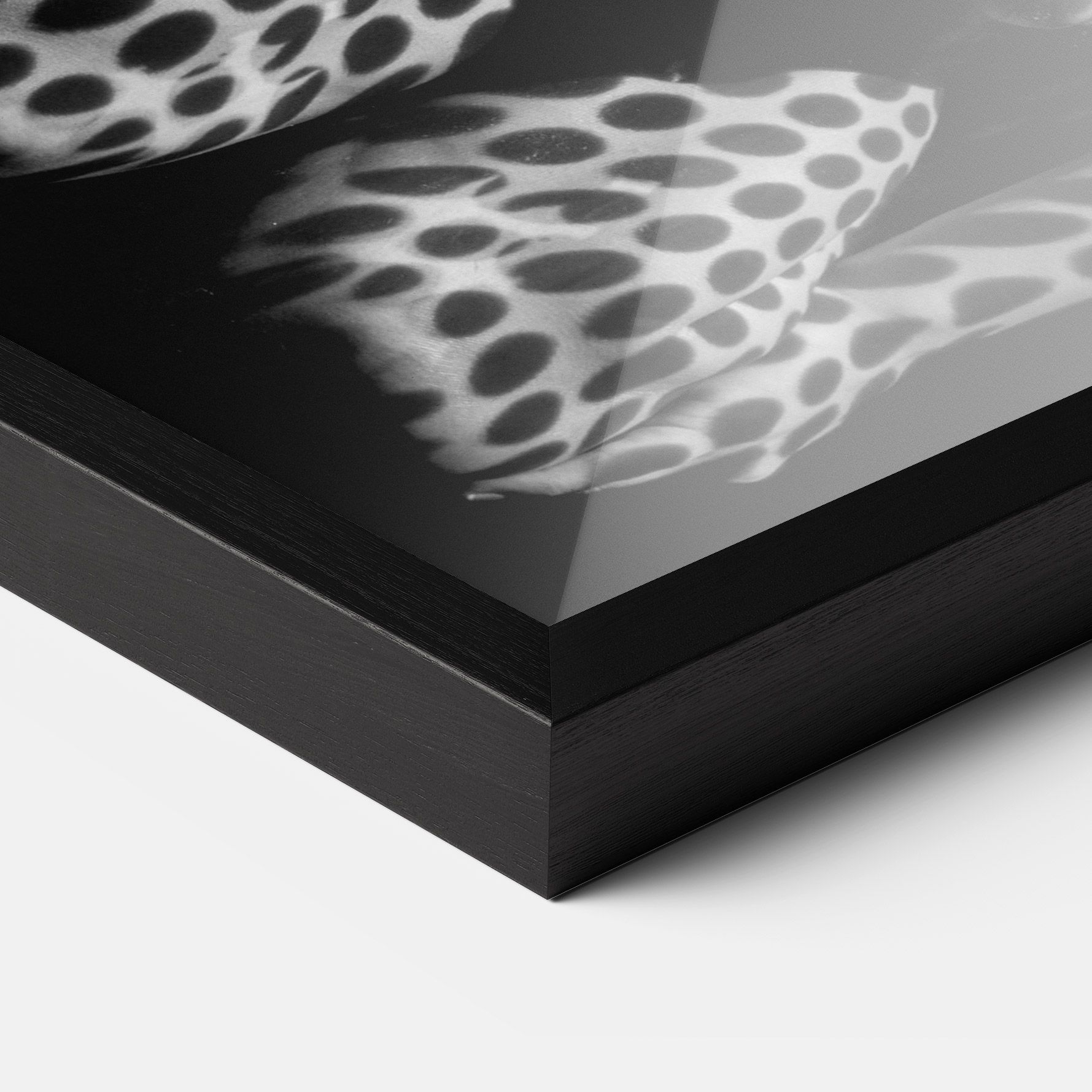 Black White Pattern Woman mockup 3