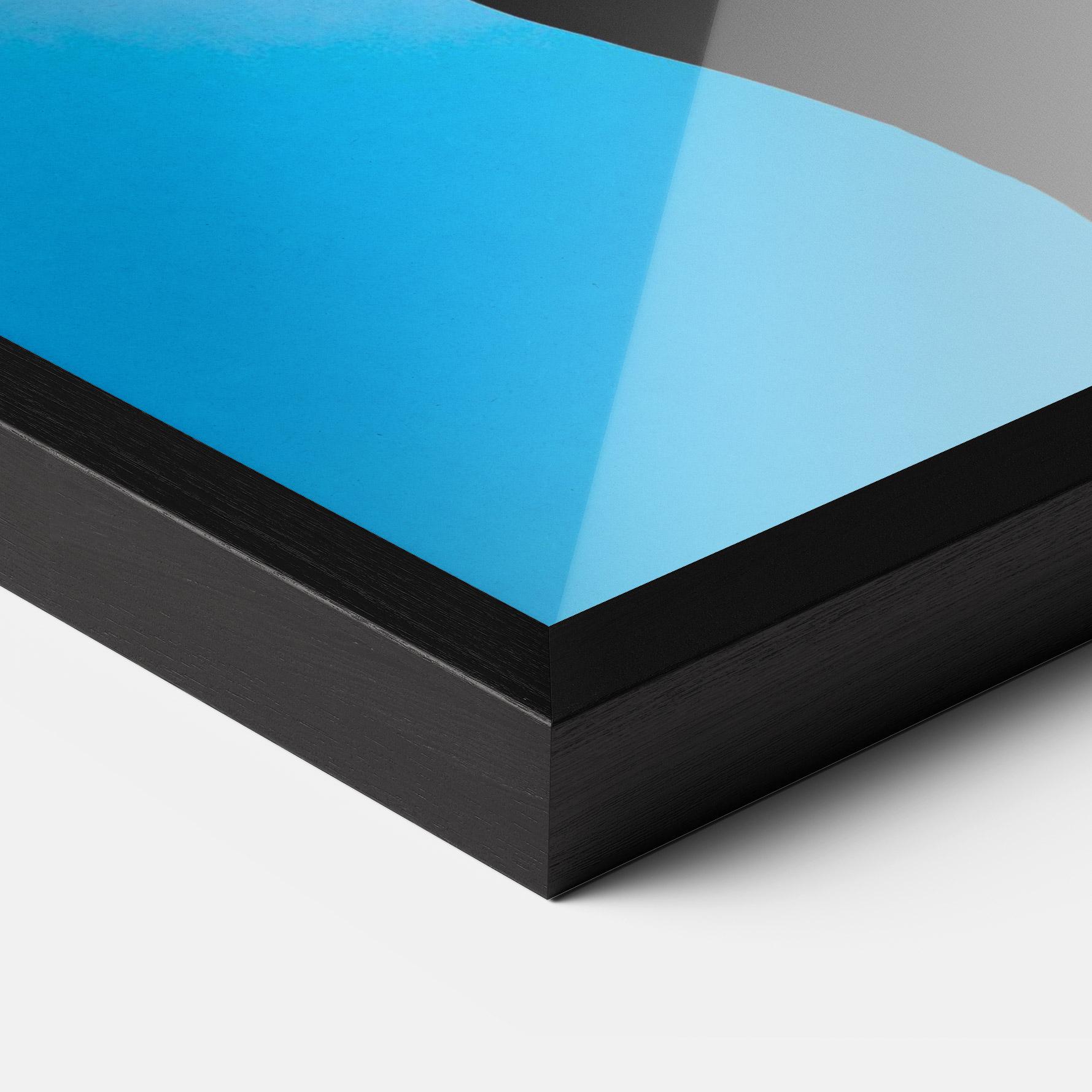 Gerahmte Poster Blue Background mockup 3