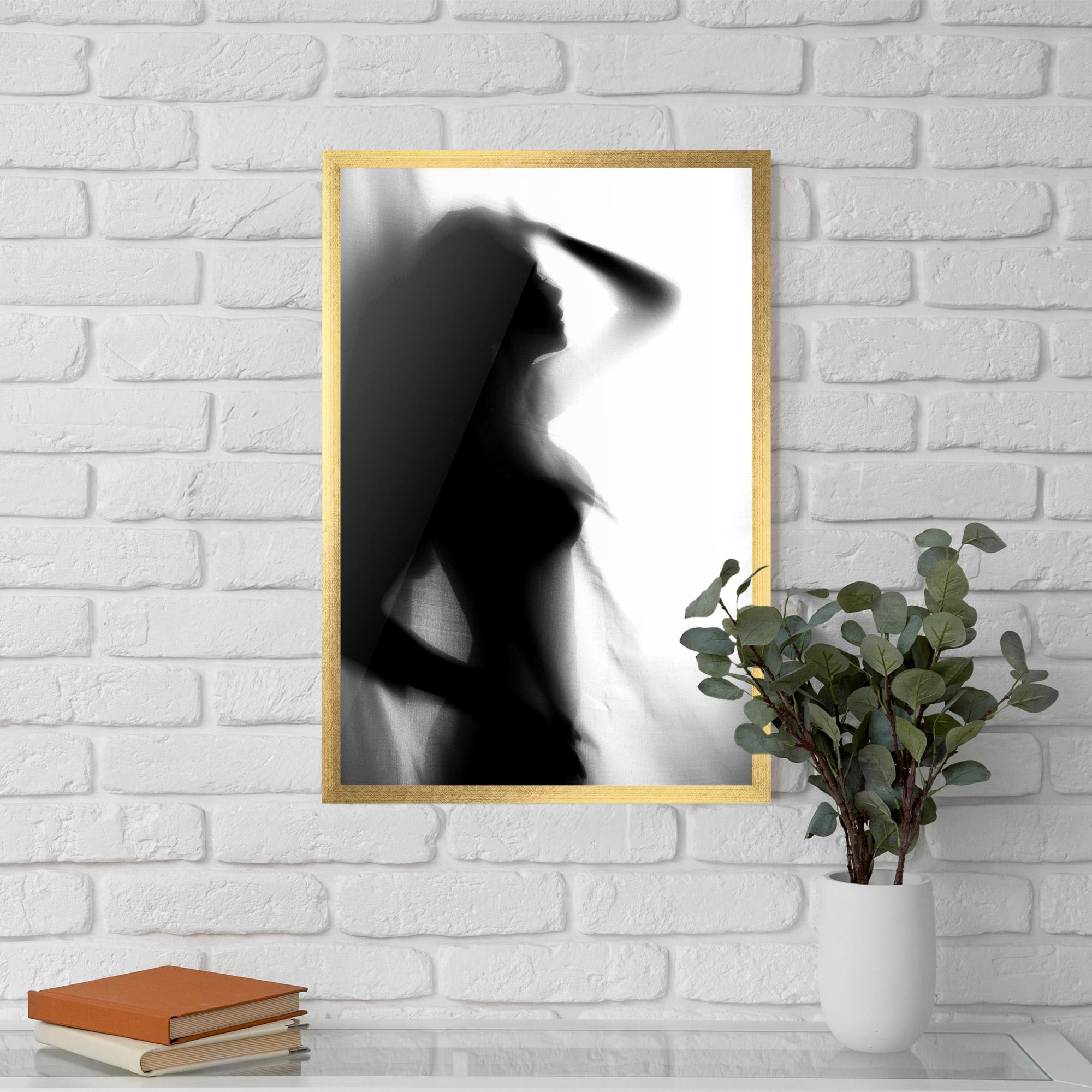 Gerahmte Poster Blurred Girl mockup 5