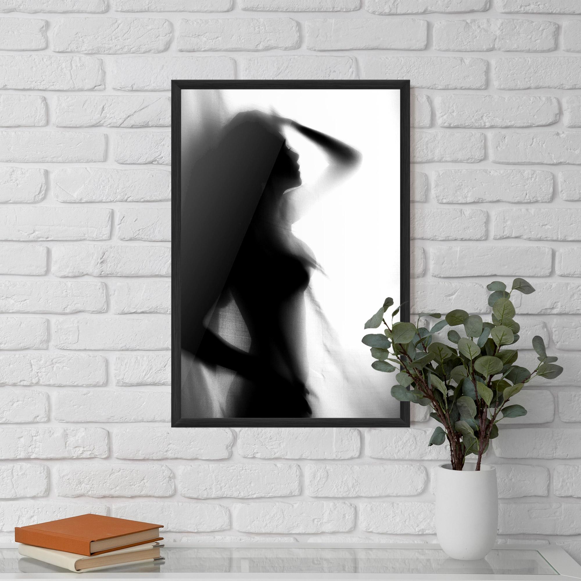 Gerahmte Poster Blurred Girl mockup 5