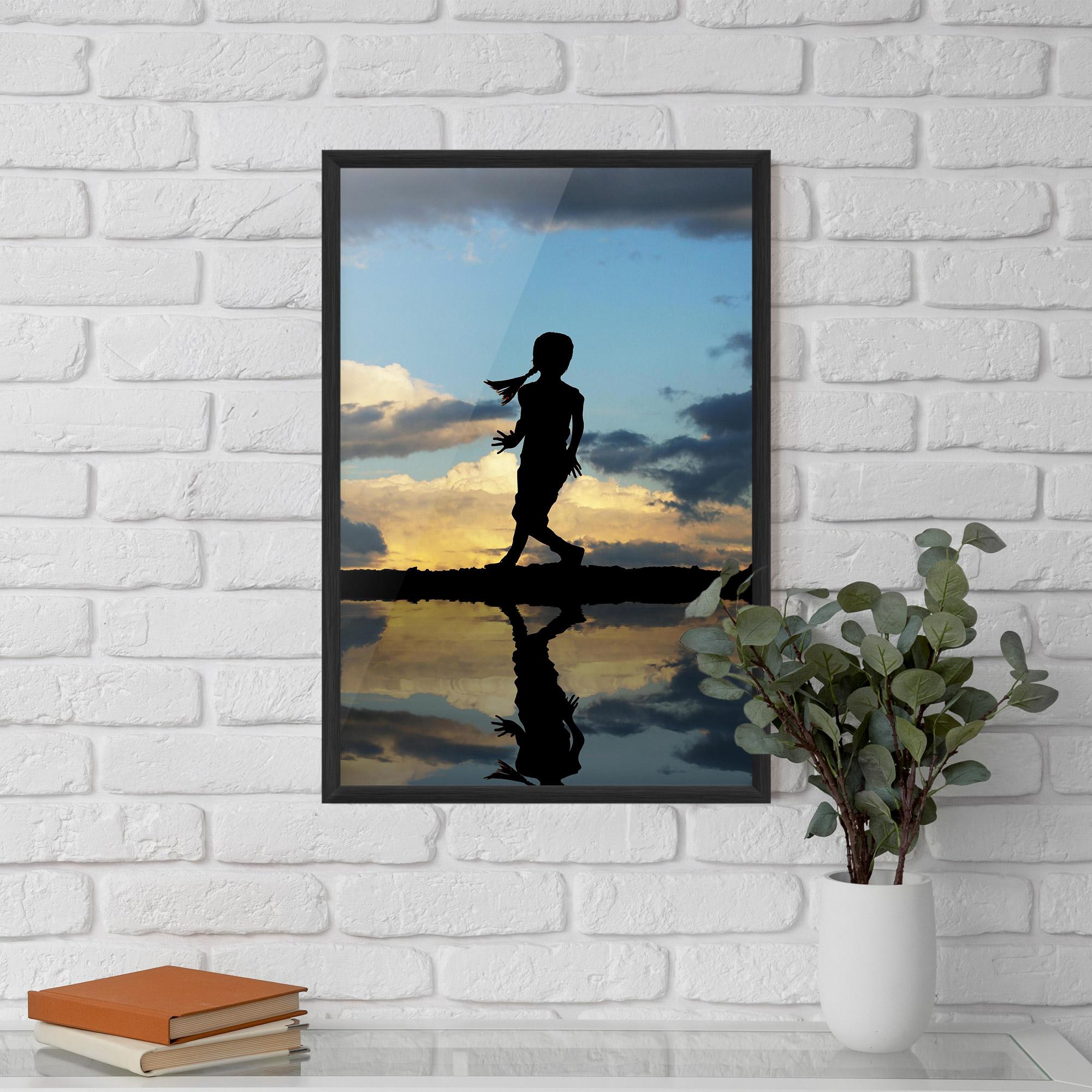 Gerahmte Poster Little Girl Jumping mockup 5