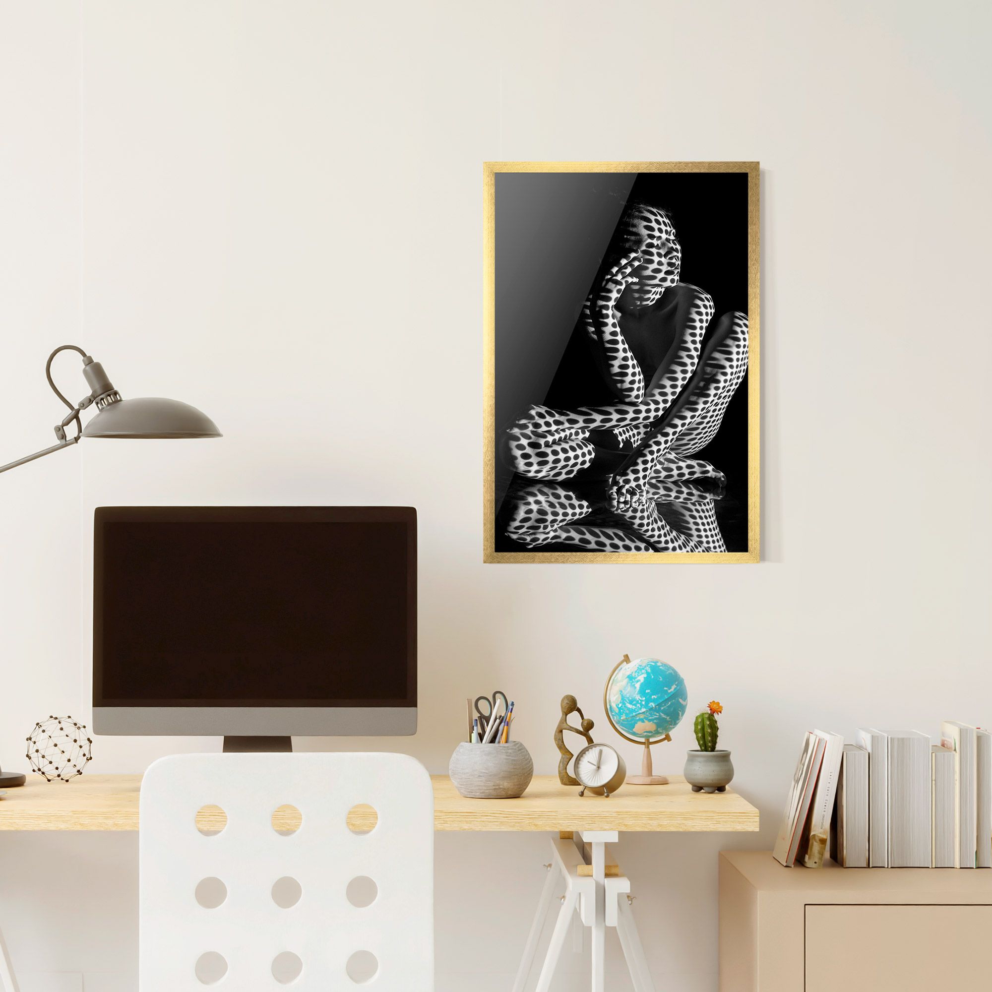 Black White Pattern Woman mockup 6