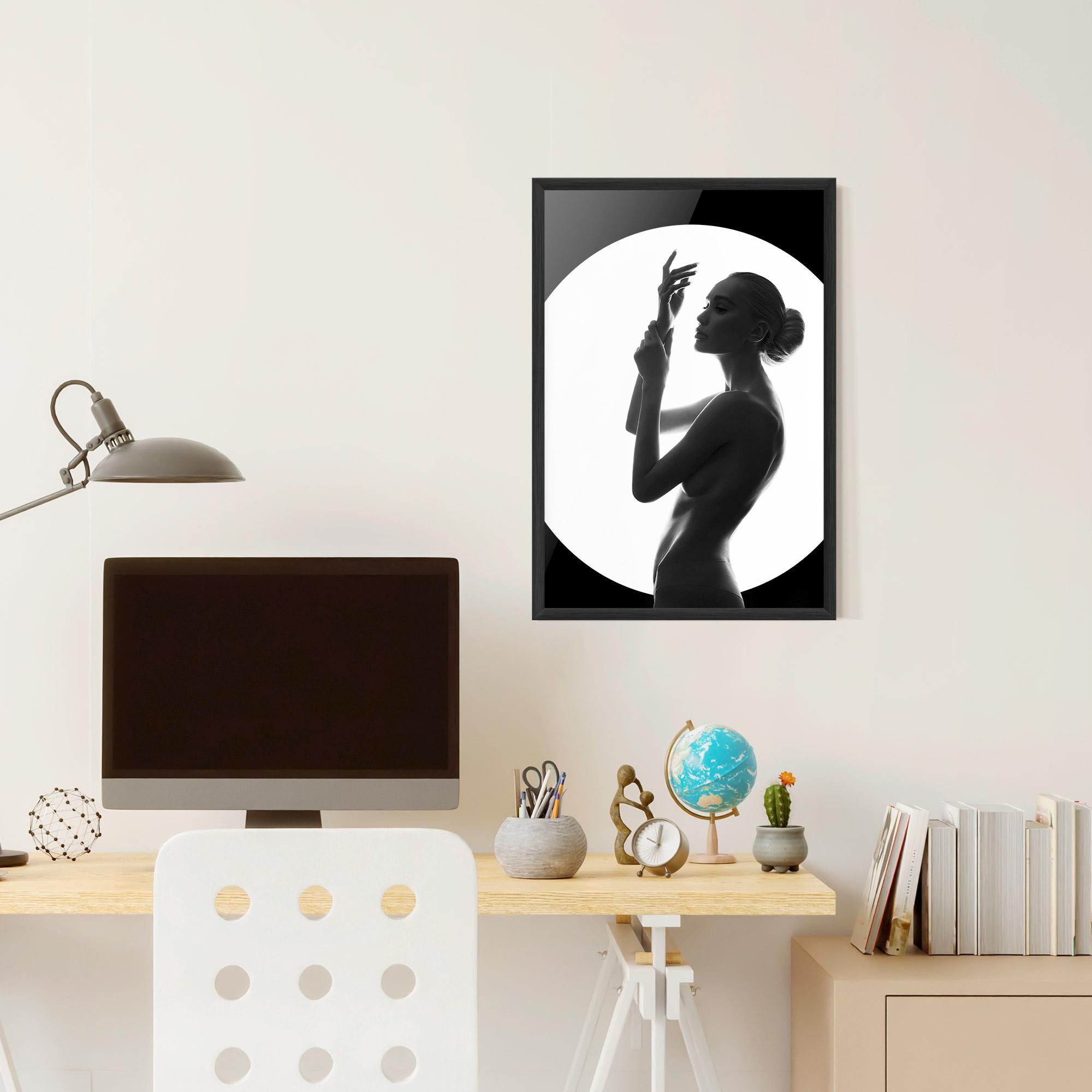 Gerahmte Poster Body Figure mockup 6