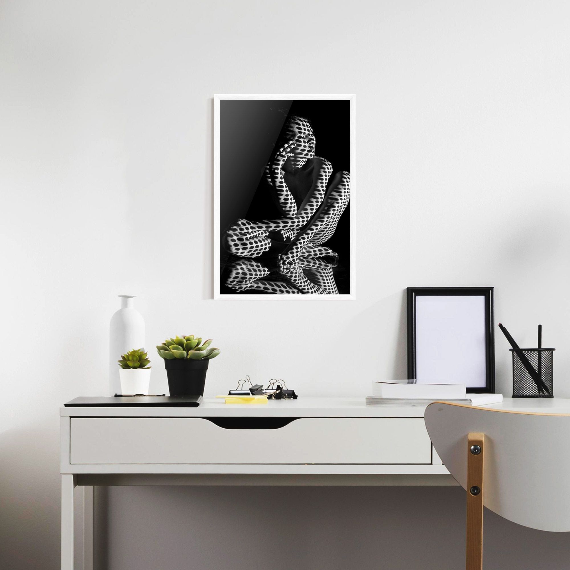 Black White Pattern Woman mockup 7