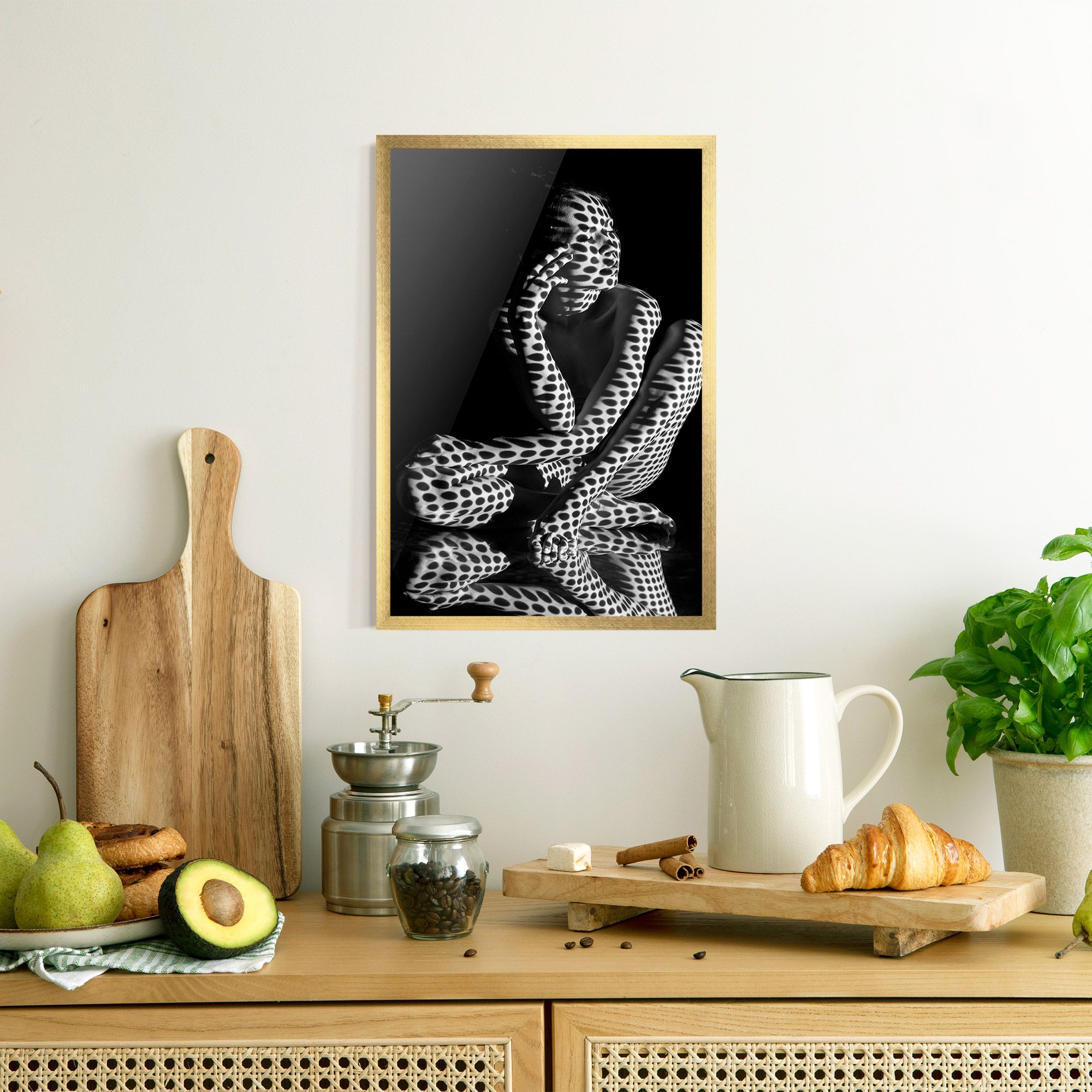 Black White Pattern Woman mockup 8