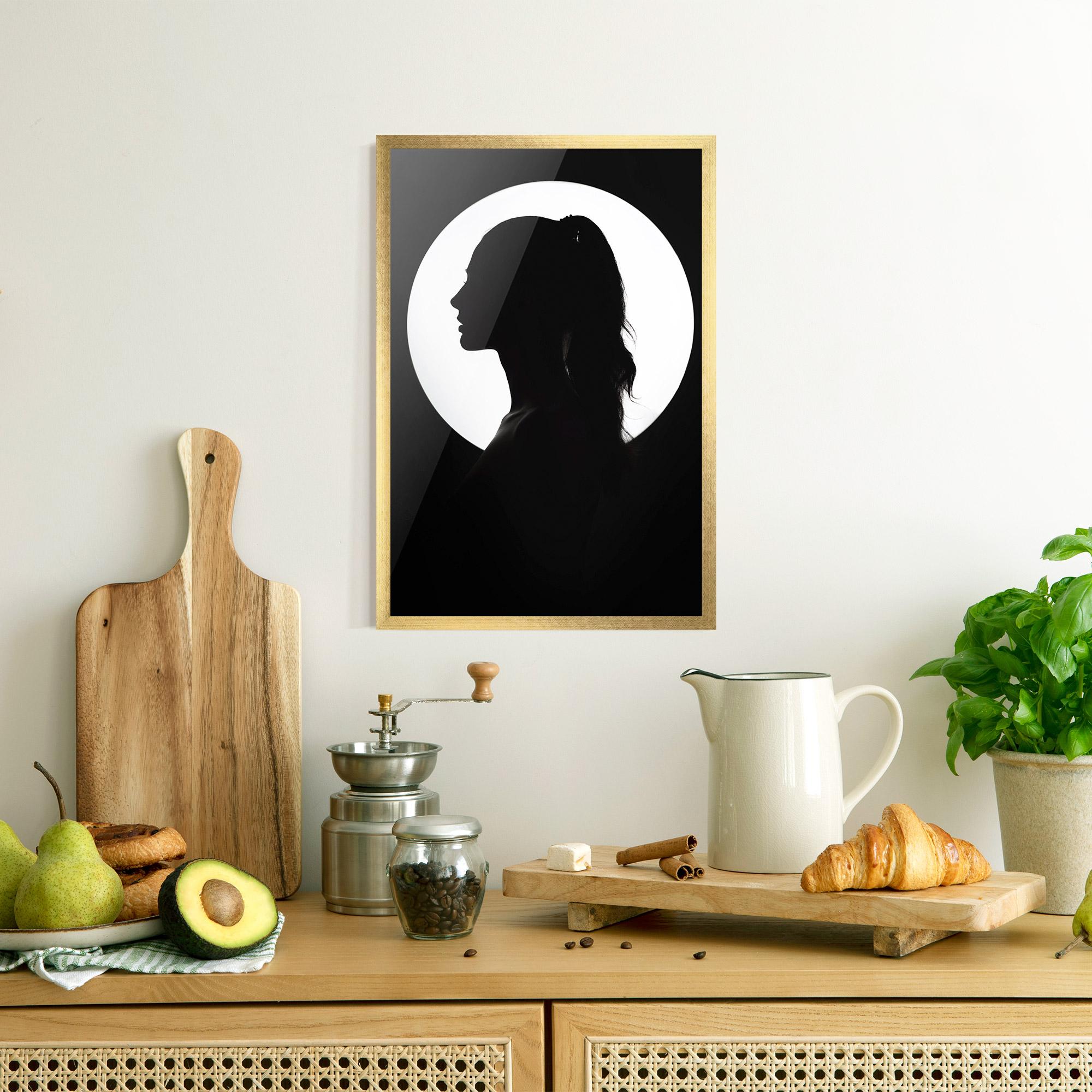 Gerahmte Poster Full Moon Girl mockup 8