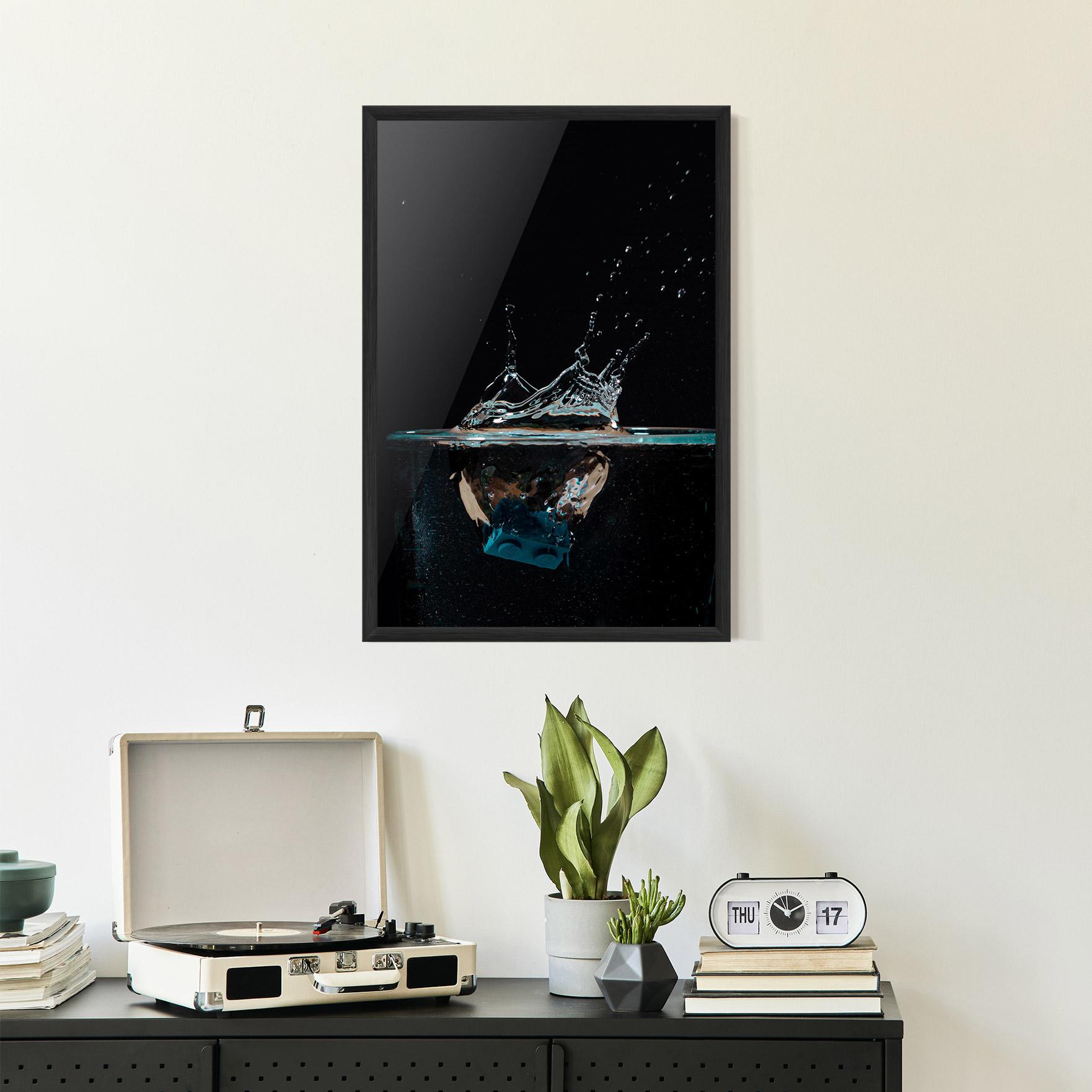 Gerahmte Poster Close Up Splash mockup 2