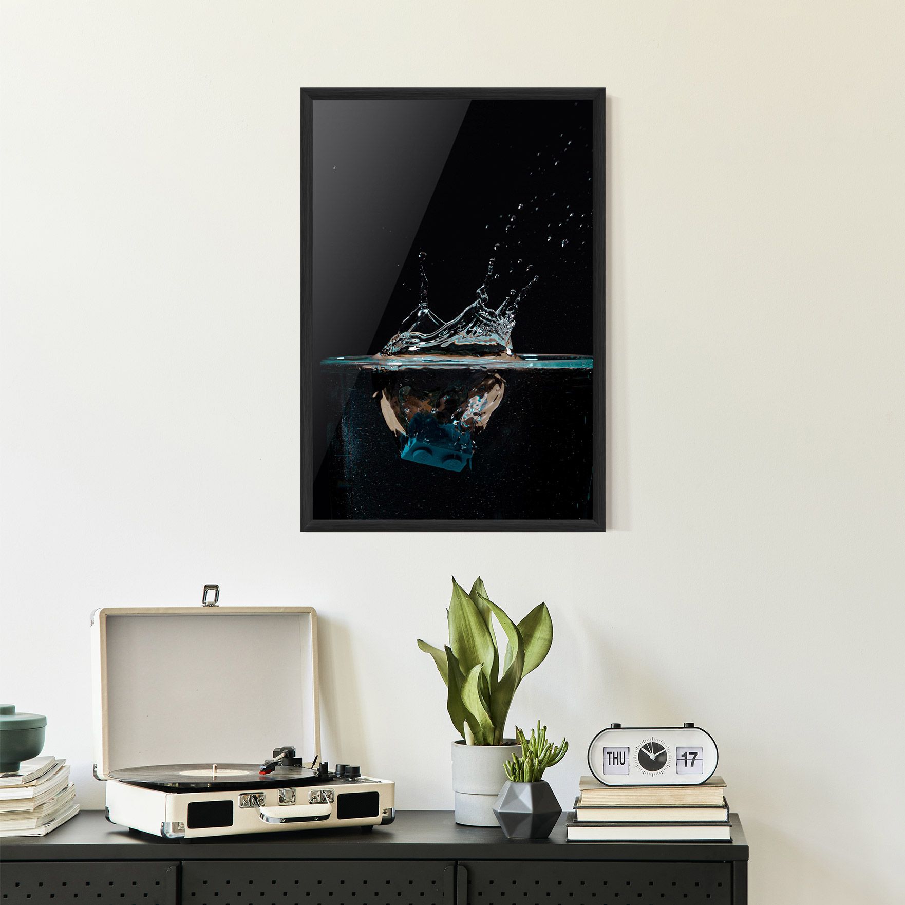 Close Up Splash mockup 2