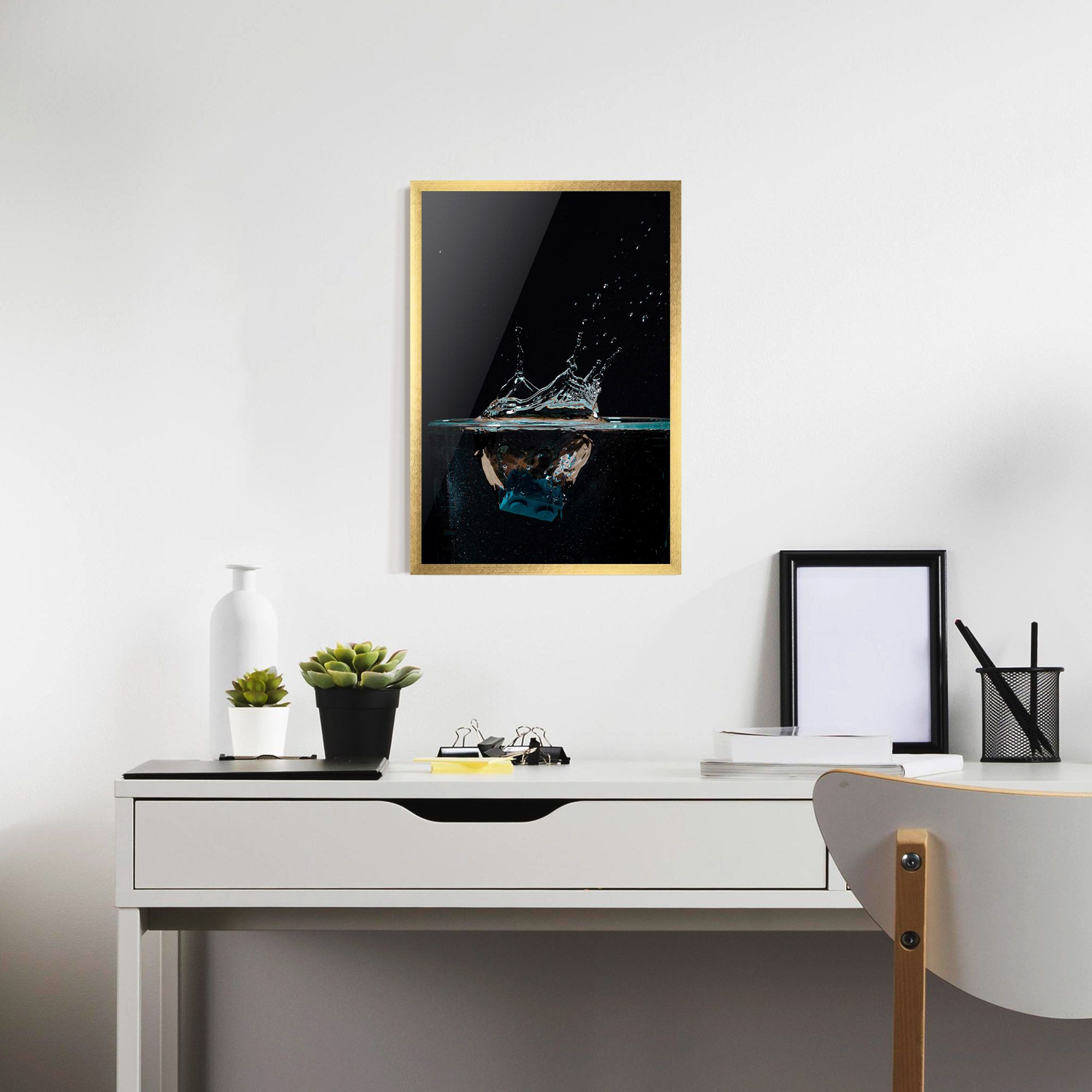 Close Up Splash mockup 7