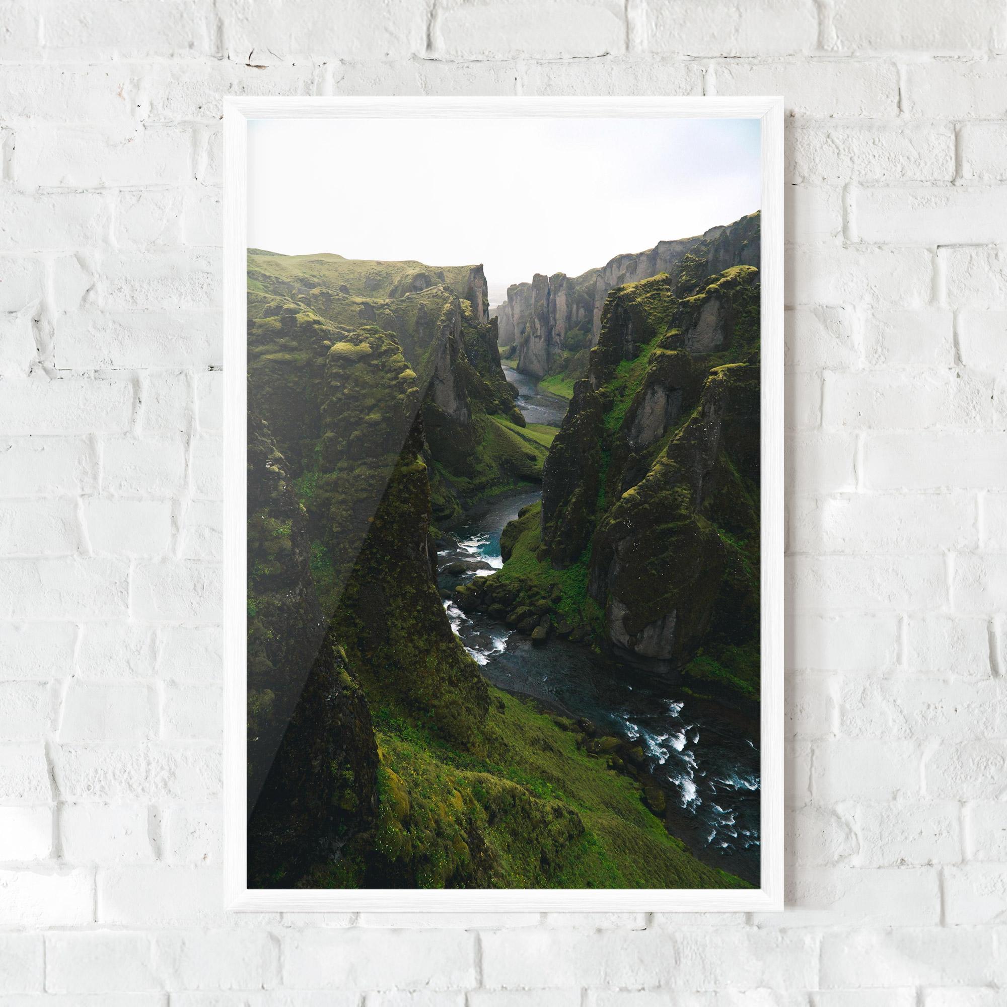 Gerahmte Poster Green Beautiful View mockup 0