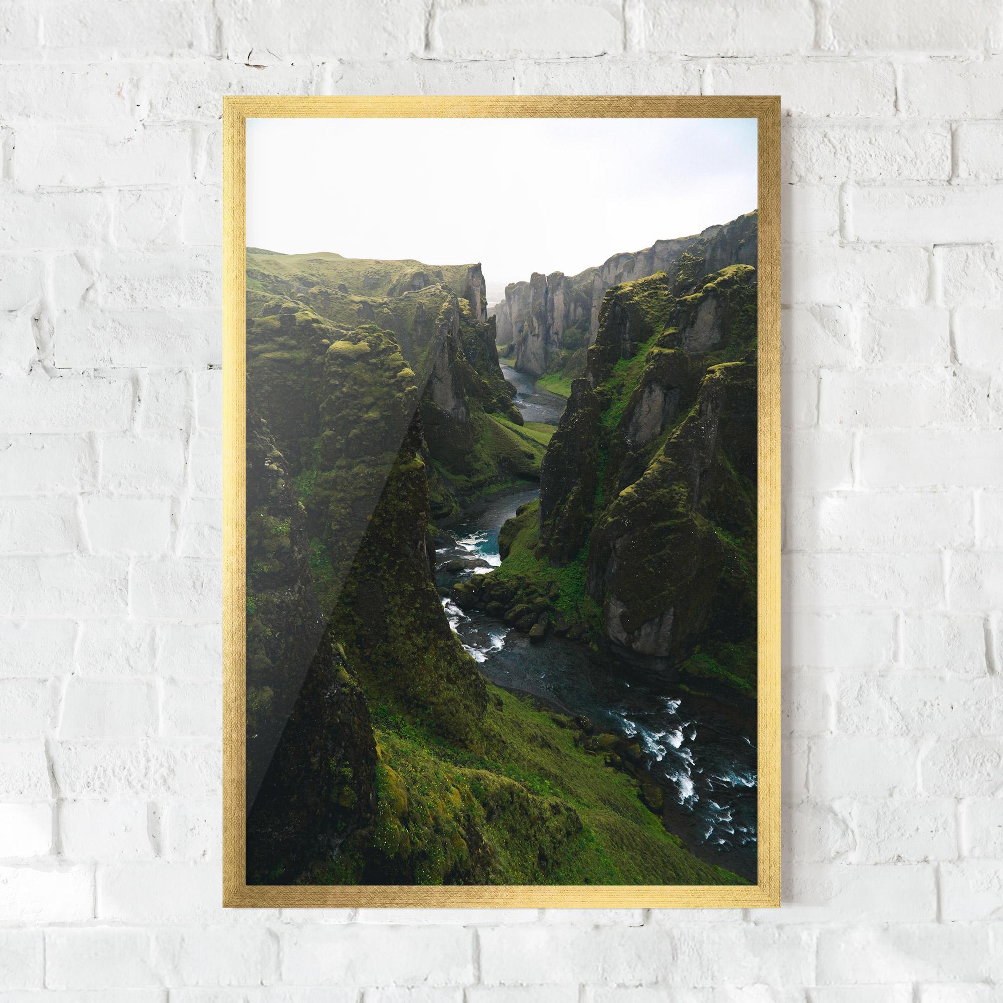 Gerahmte Poster Green Beautiful View mockup 0