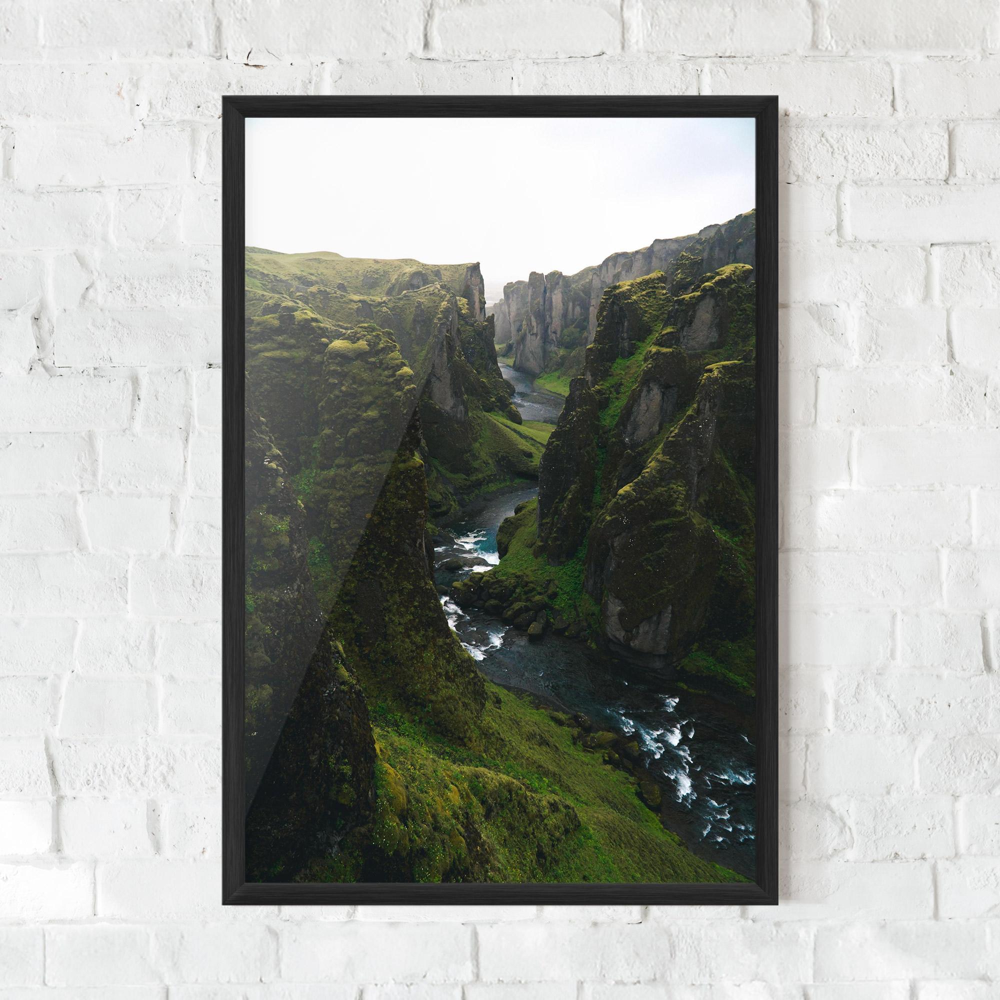 Gerahmte Poster Green Beautiful View mockup 0
