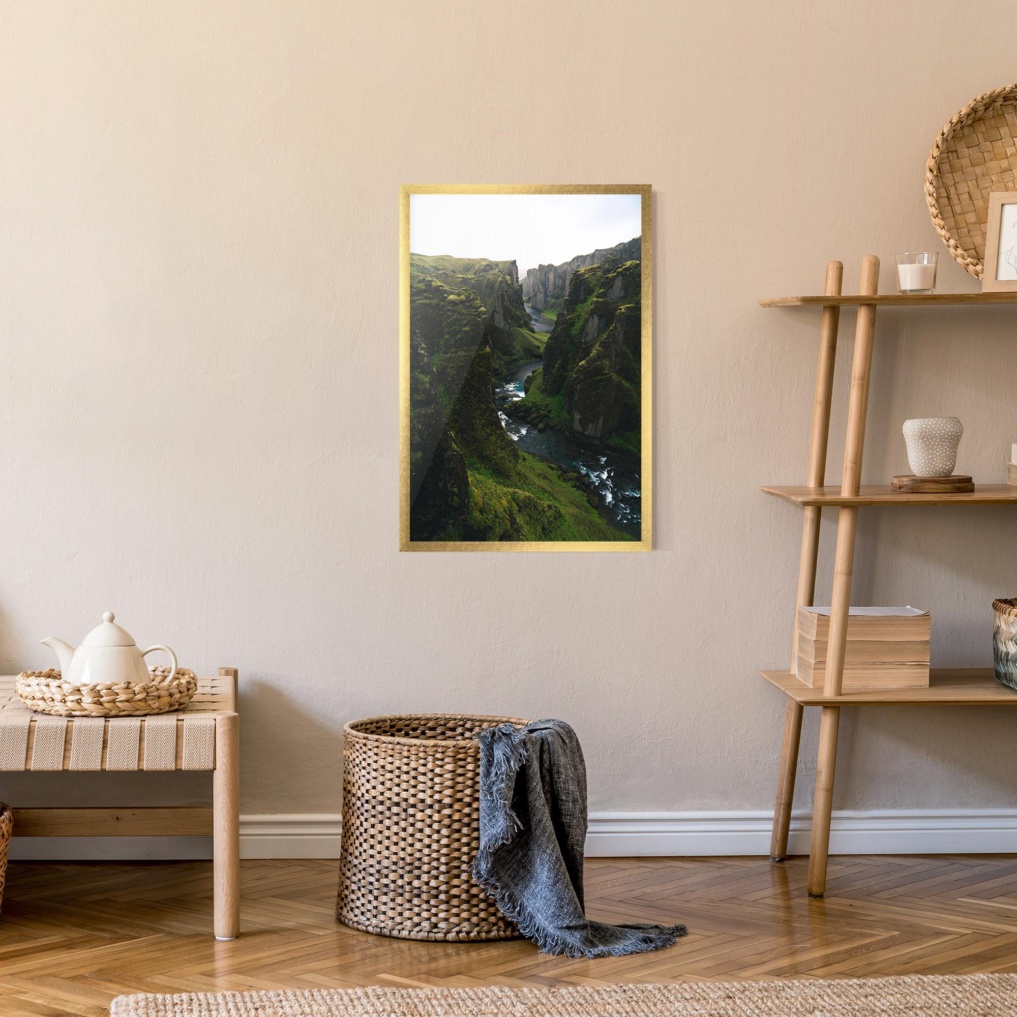 Gerahmte Poster Green Beautiful View mockup 9