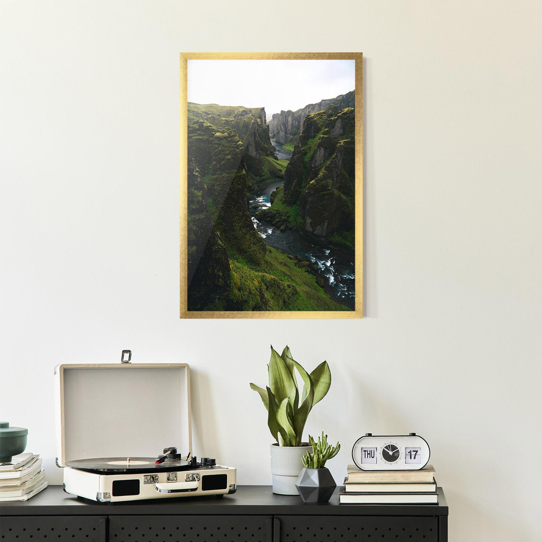 Gerahmte Poster Green Beautiful View mockup 2