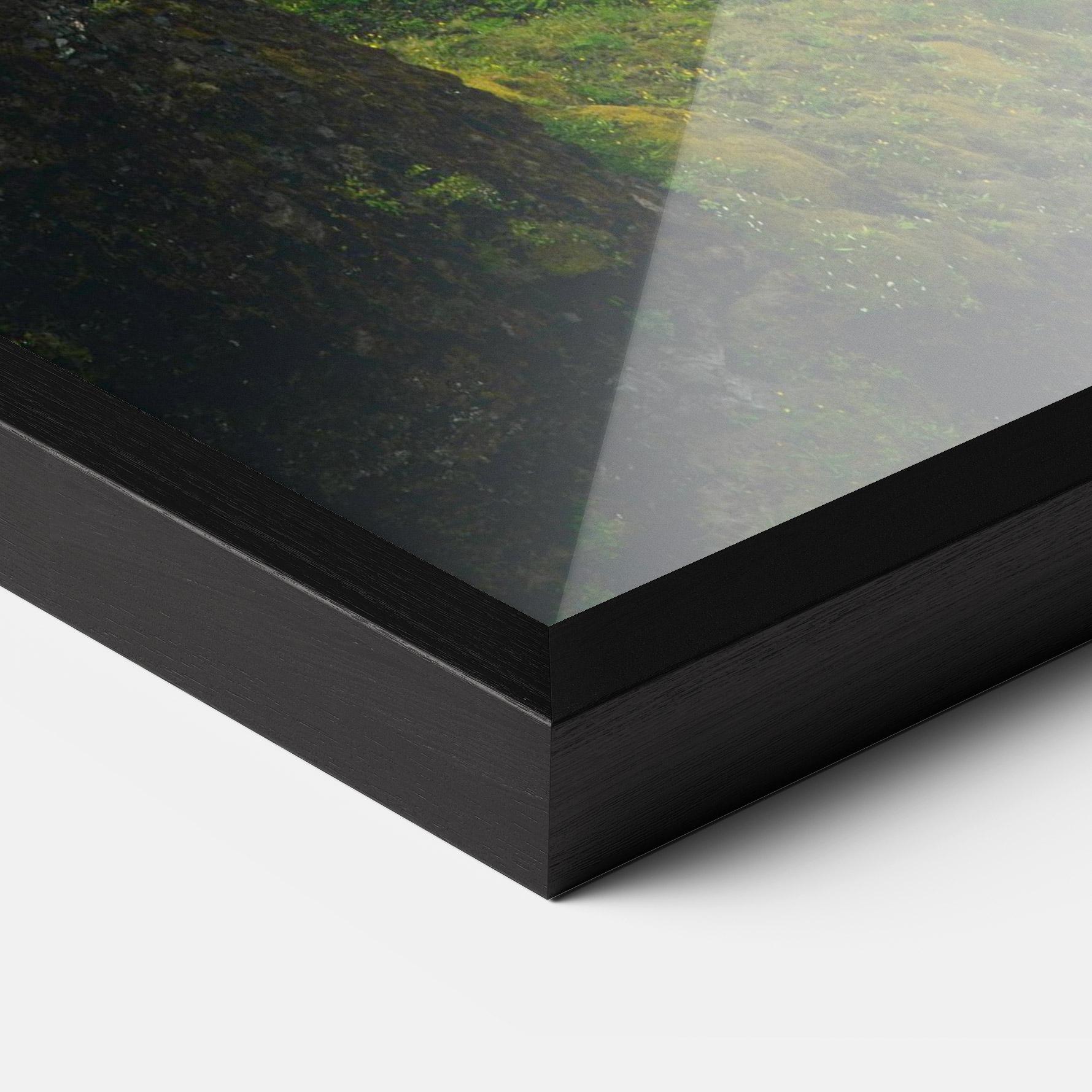 Gerahmte Poster Green Beautiful View mockup 3