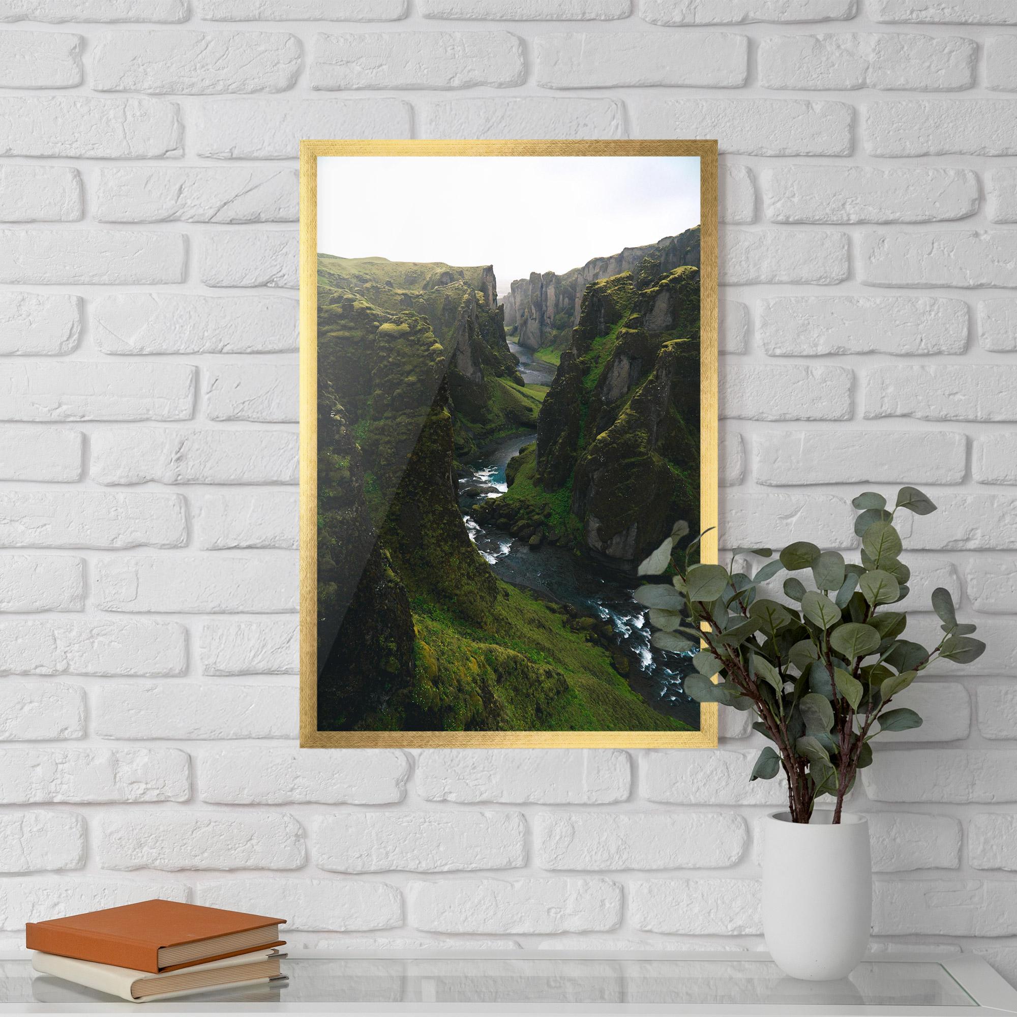 Gerahmte Poster Green Beautiful View mockup 5