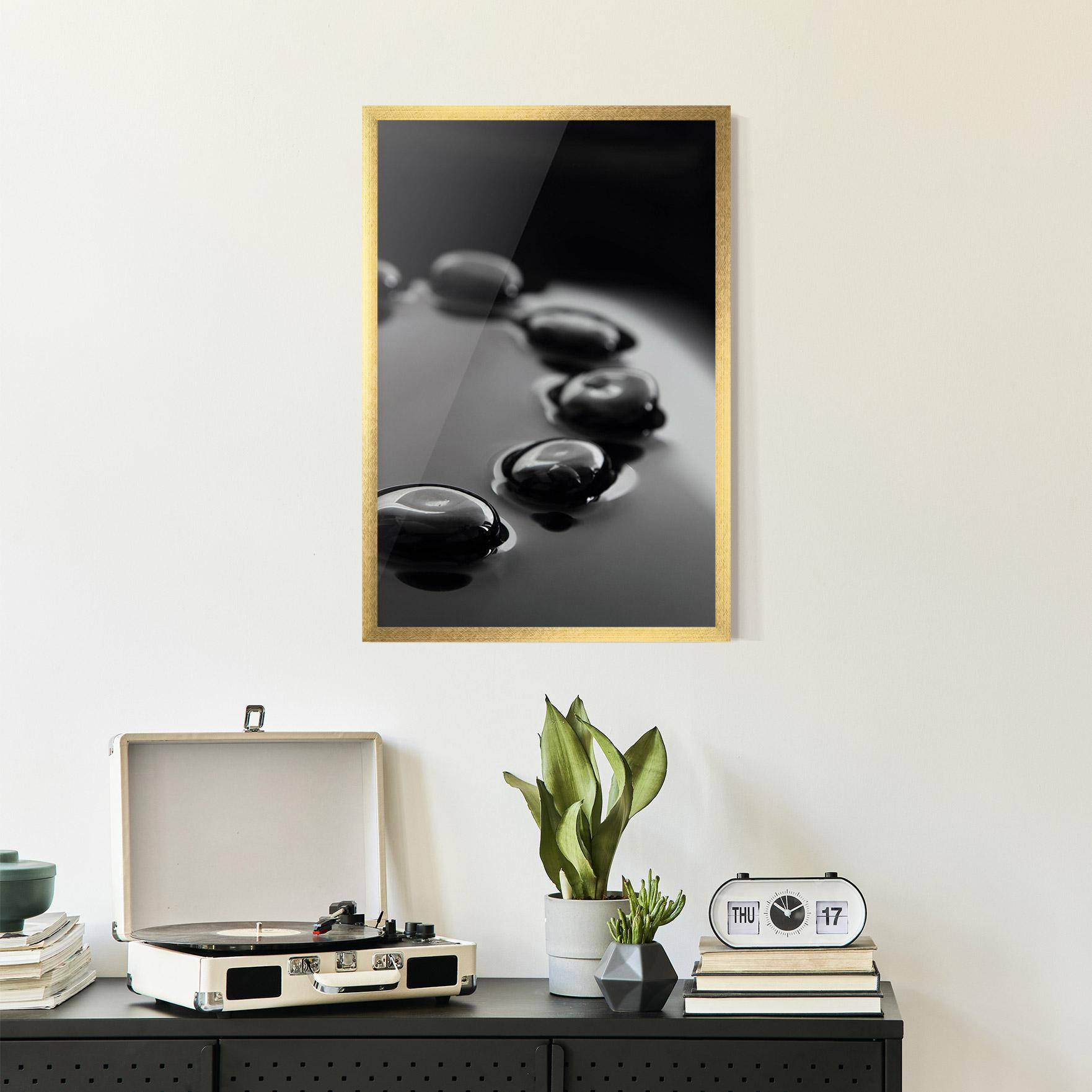 Gerahmte Poster Black Small Stones mockup 2