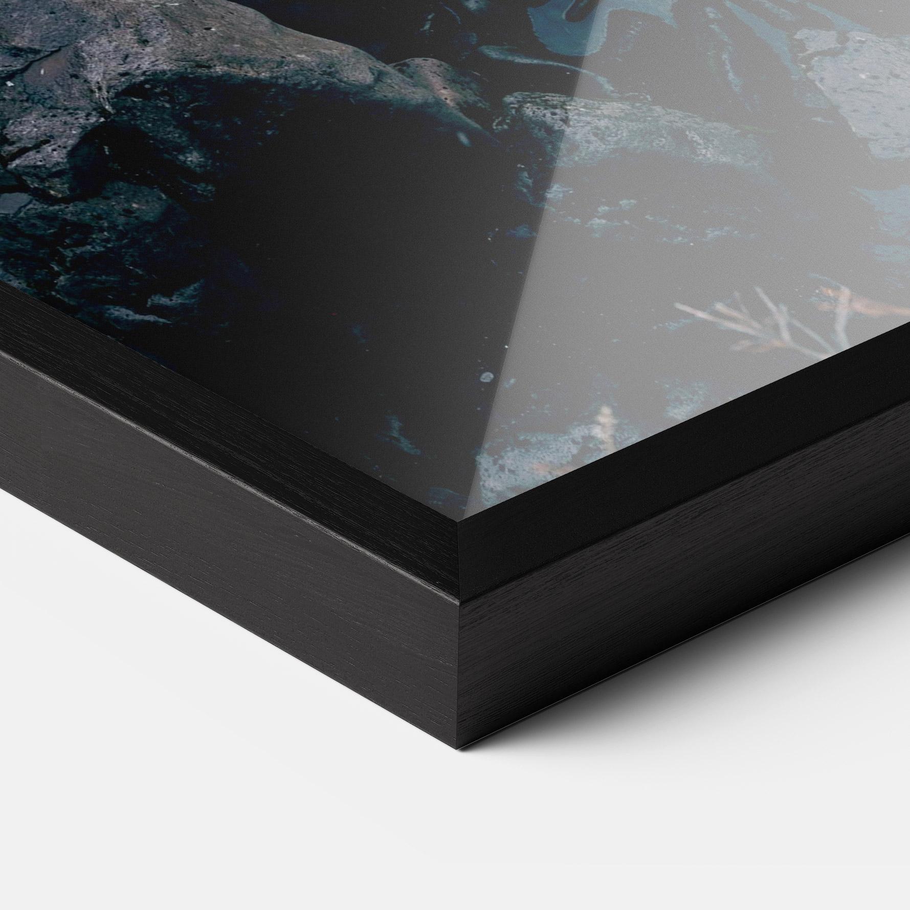 Gerahmte Poster Mountain River Rock mockup 3