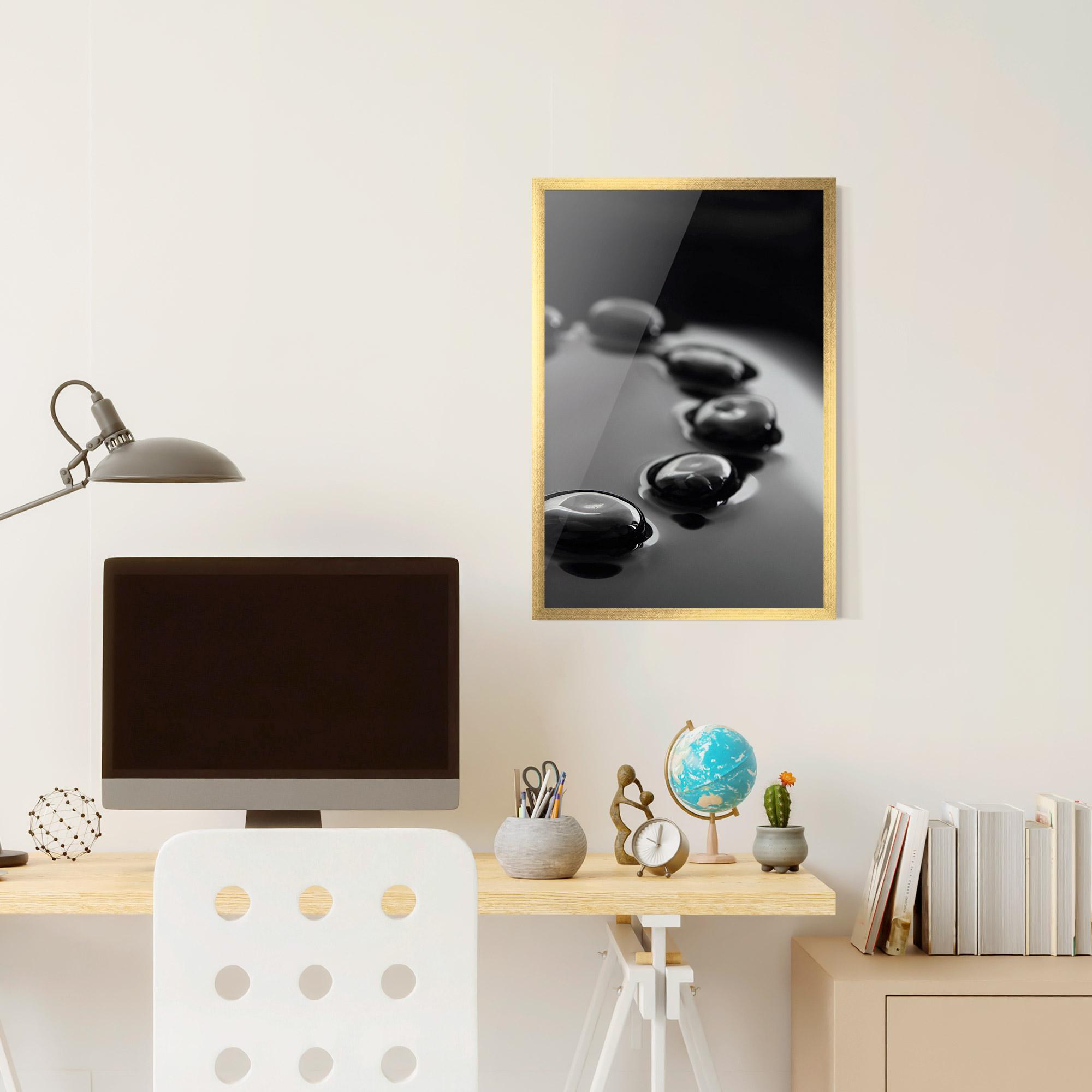 Gerahmte Poster Black Small Stones mockup 6